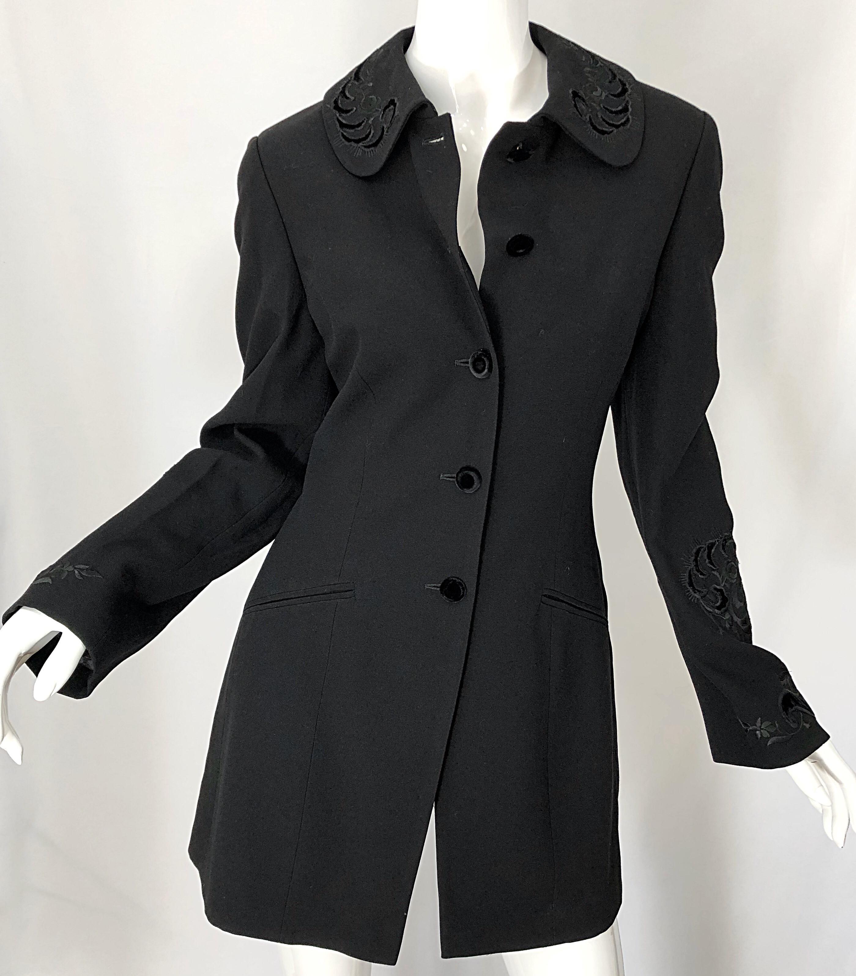 Vintage Alberta Ferretti Talla 10 Negro Bordado Años 90 90 Chaqueta Larga en venta 1