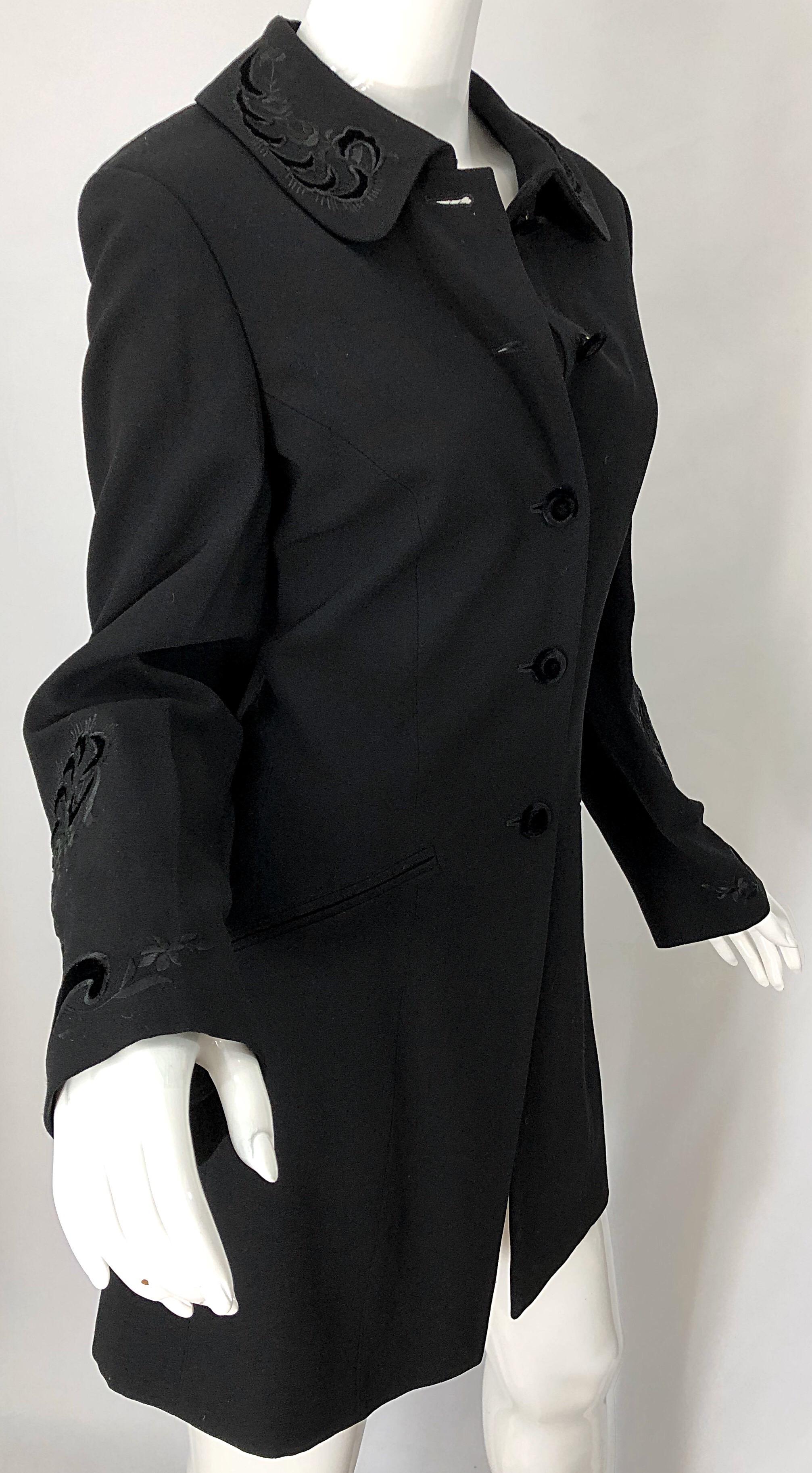 Vintage Alberta Ferretti Talla 10 Negro Bordado Años 90 90 Chaqueta Larga en venta 4