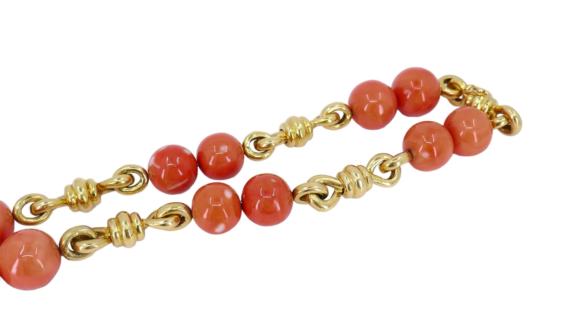 Vintage Aldo Cipullo Cartier 18k Gold Coral Necklace For Sale 1