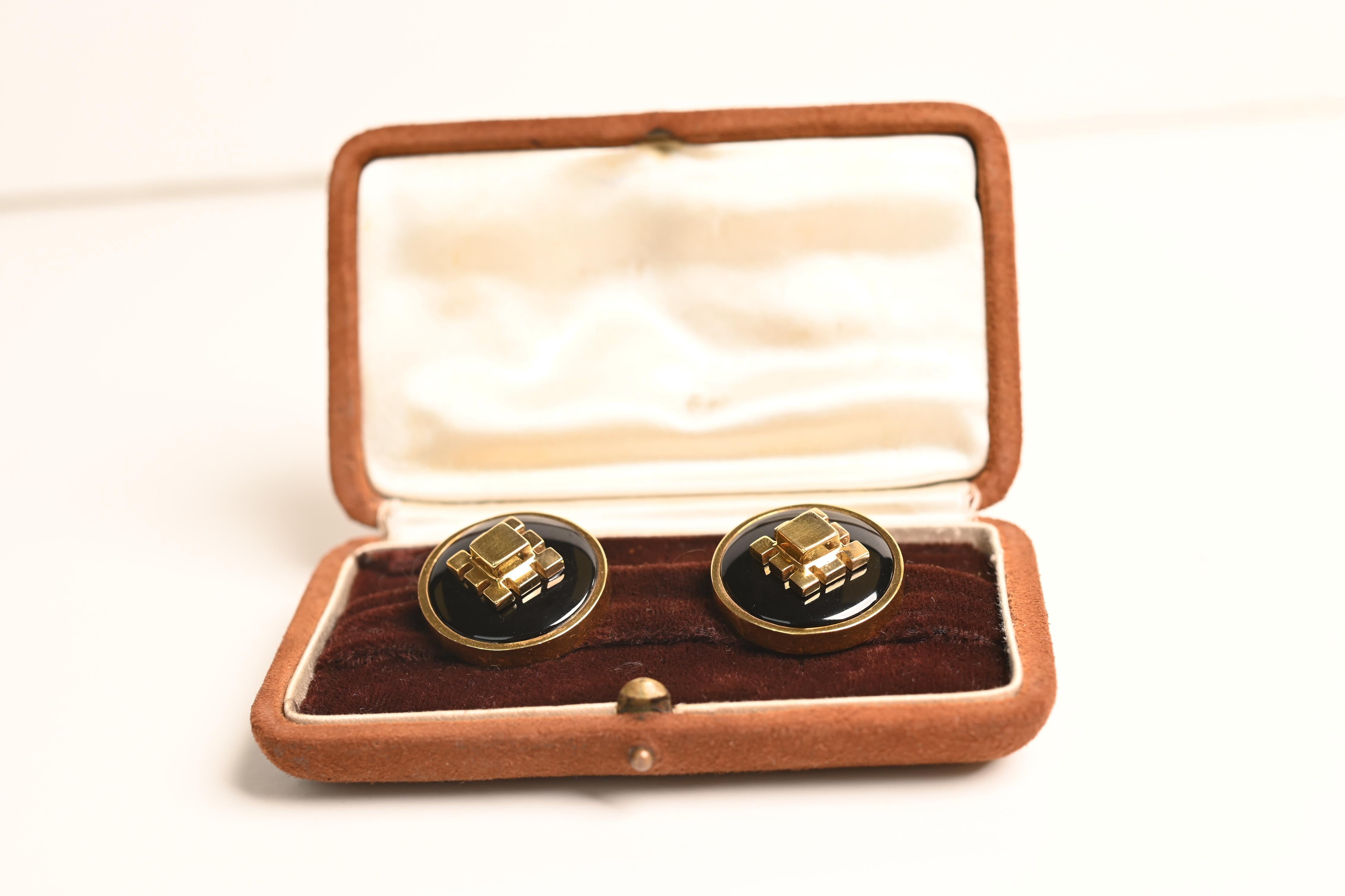 Vintage Aldo Cipullo Onyx-Ohrringe, 18 Karat Gelbgold, um 1970 (Art déco) im Angebot