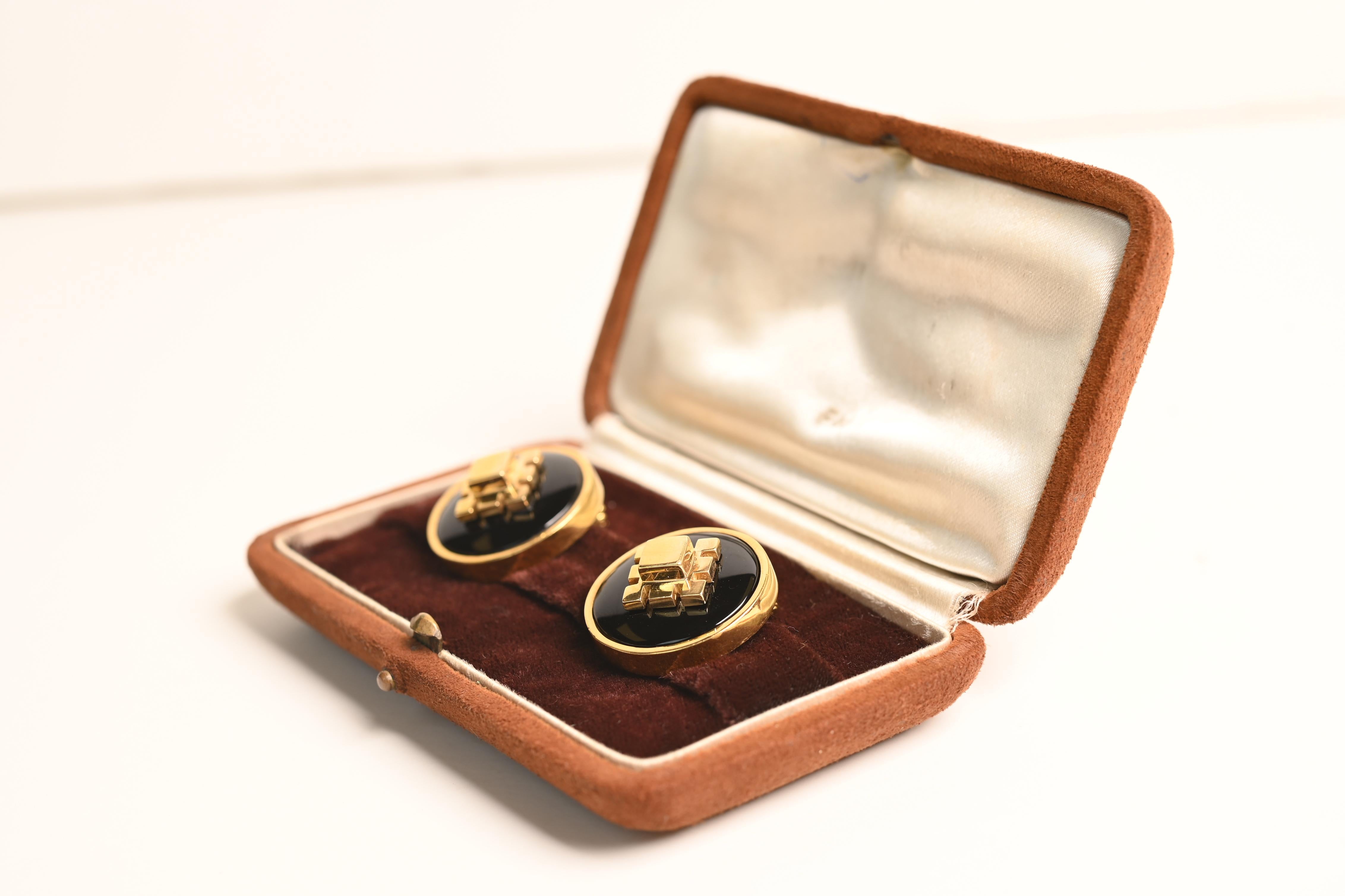 Vintage Aldo Cipullo Onyx-Ohrringe, 18 Karat Gelbgold, um 1970 im Zustand „Hervorragend“ im Angebot in New York, NY