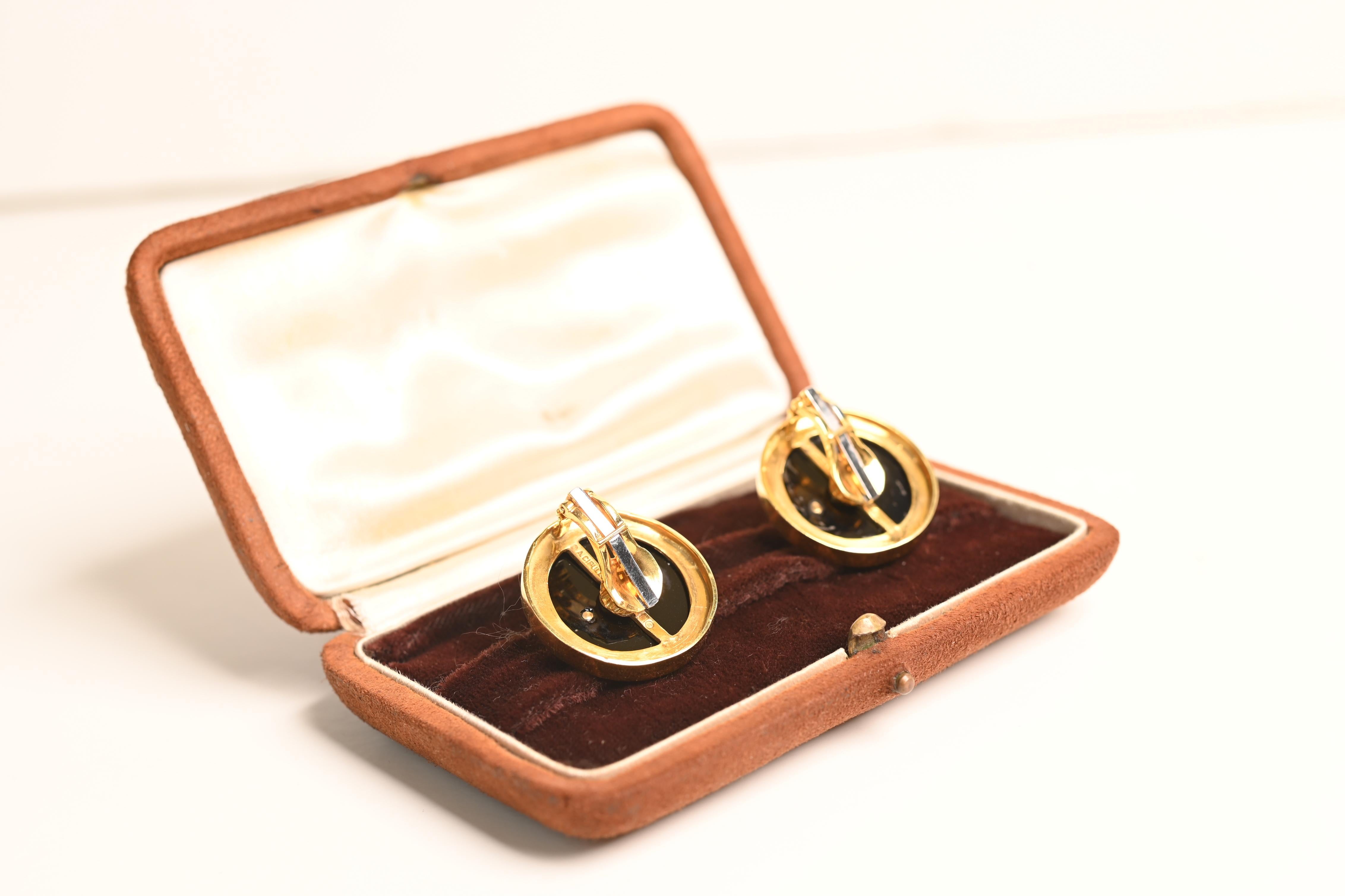 Vintage Aldo Cipullo Onyx-Ohrringe, 18 Karat Gelbgold, um 1970 für Damen oder Herren im Angebot