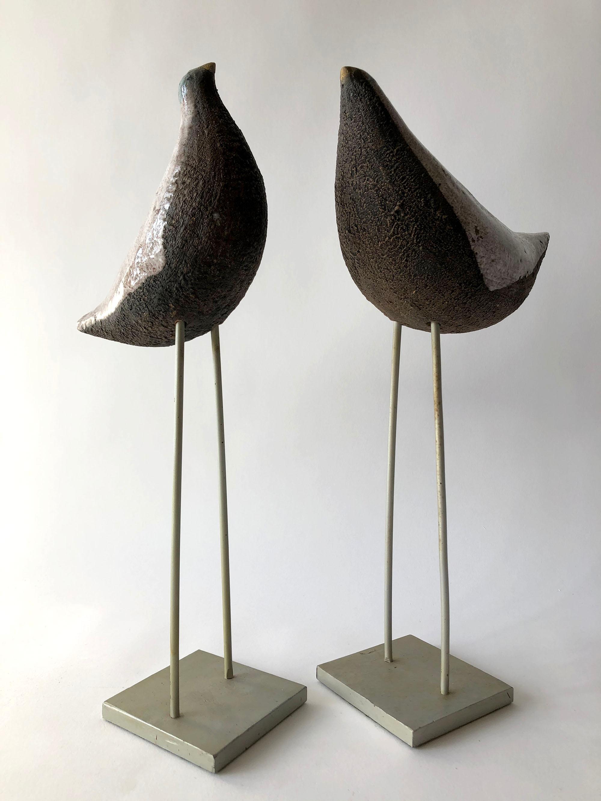 Vintage pair of Aldo Londi for Bitossi bird sculptures, Italy, 1960s. Largest measurements are 14.5