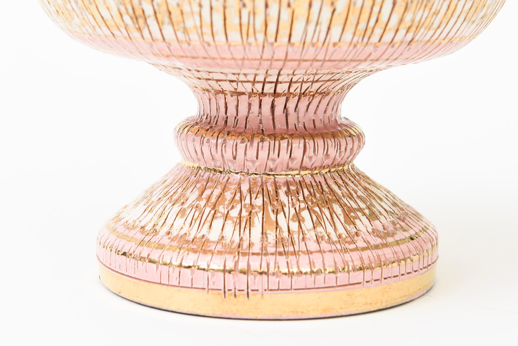 Vintage By Aldo Londi für Bitossi Seta Keramik Sockel Schüssel Rosa, Gold Off White im Zustand „Gut“ im Angebot in North Miami, FL