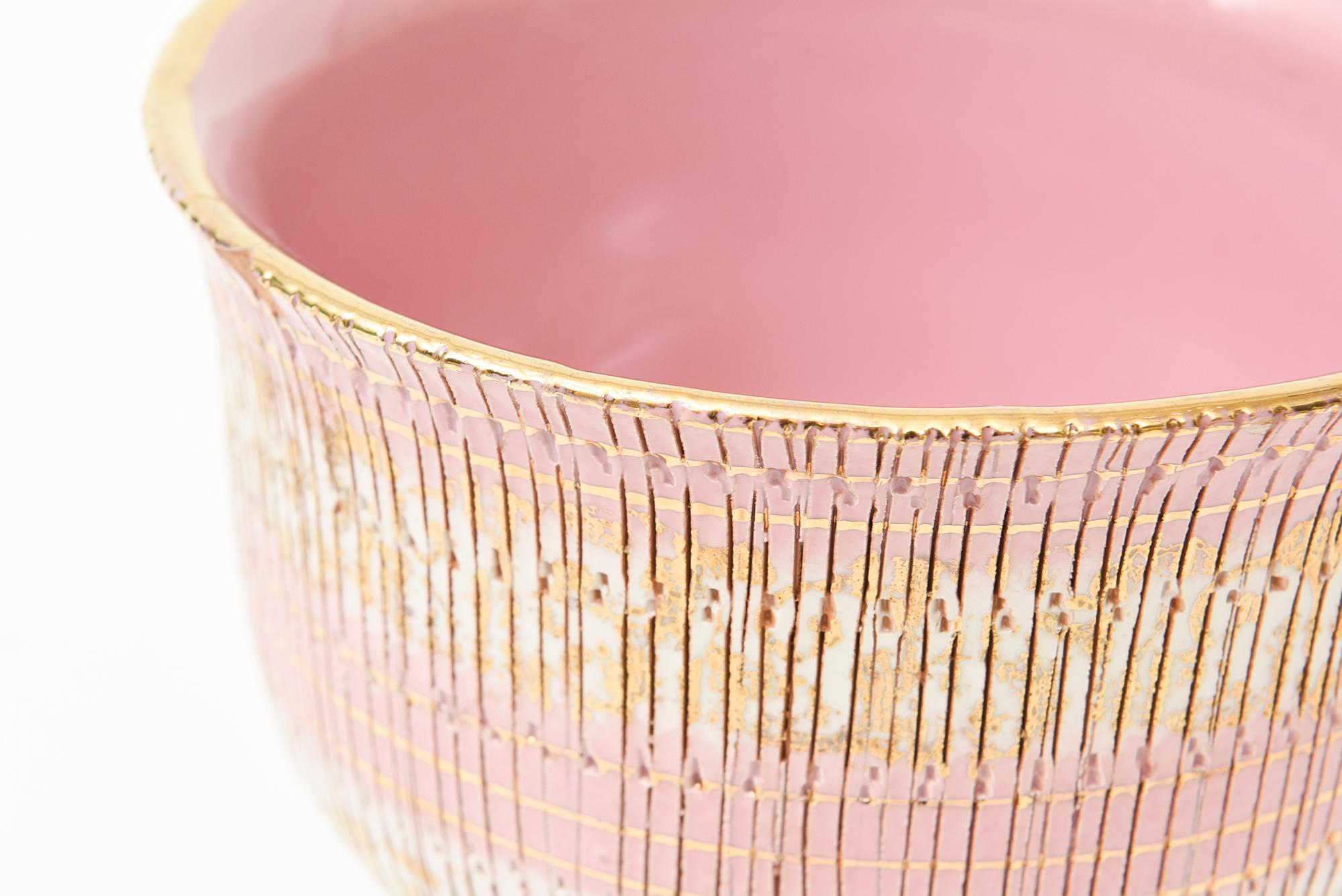 Vintage By Aldo Londi für Bitossi Seta Keramik Sockel Schüssel Rosa, Gold Off White im Angebot 2