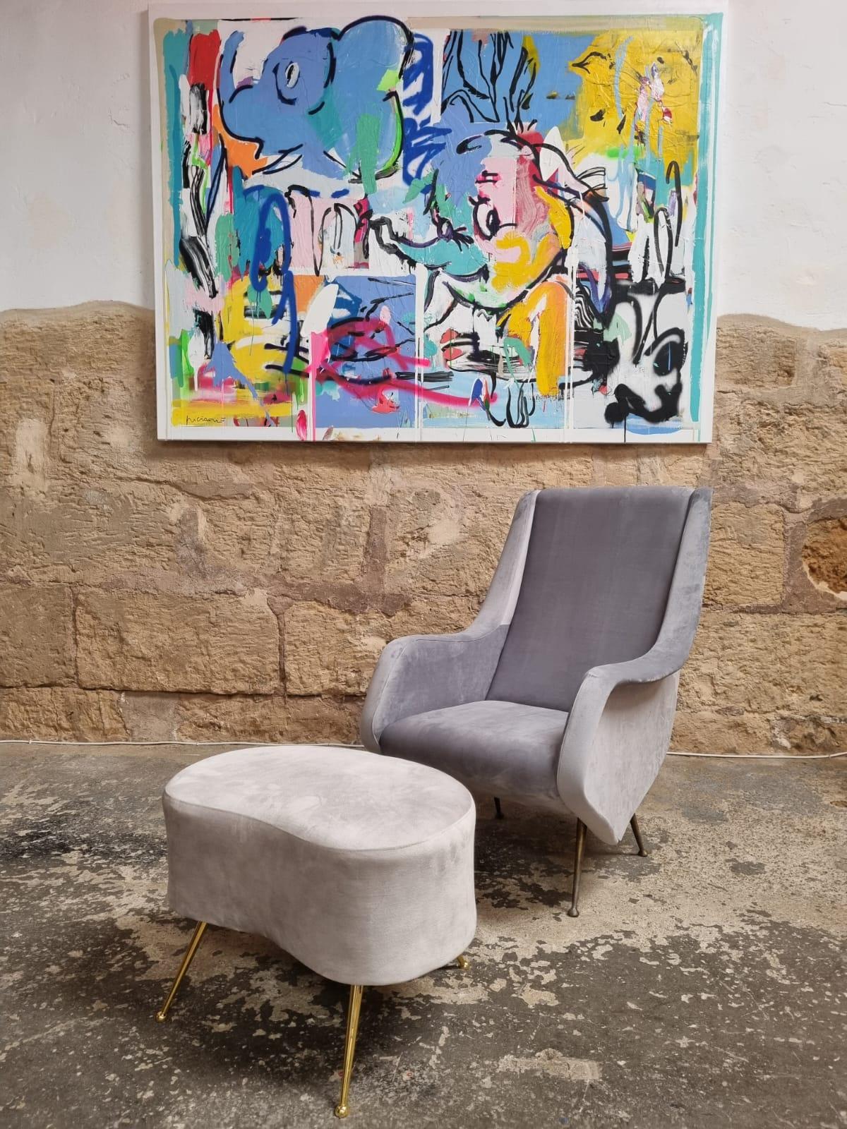 Exceptional set of two Italian armchairs + ottoman by the designer Aldo Morbelli edited by Isa Bergamo in the 1950s. 

This pair of armchairs is part of the Italian tradition of quality and very elegant armchairs. Upholstered in an ash chalk
