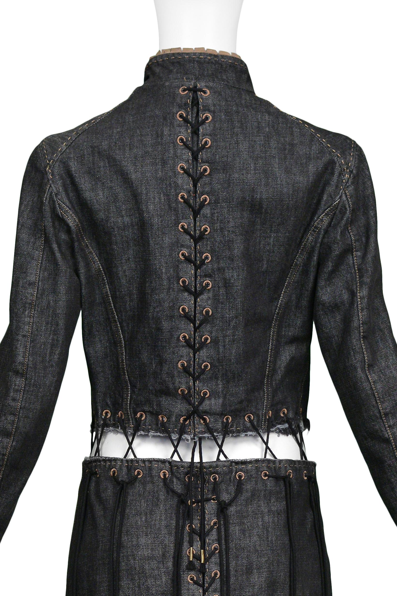 Manteau vintage Alexander Mcqueen « Irène » en denim noir avec dentelles, 2003 en vente 1