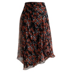 Jupe vintage en soie Alexander McQueen, collection printemps-été 2003, imprimé cerises noires et rouges