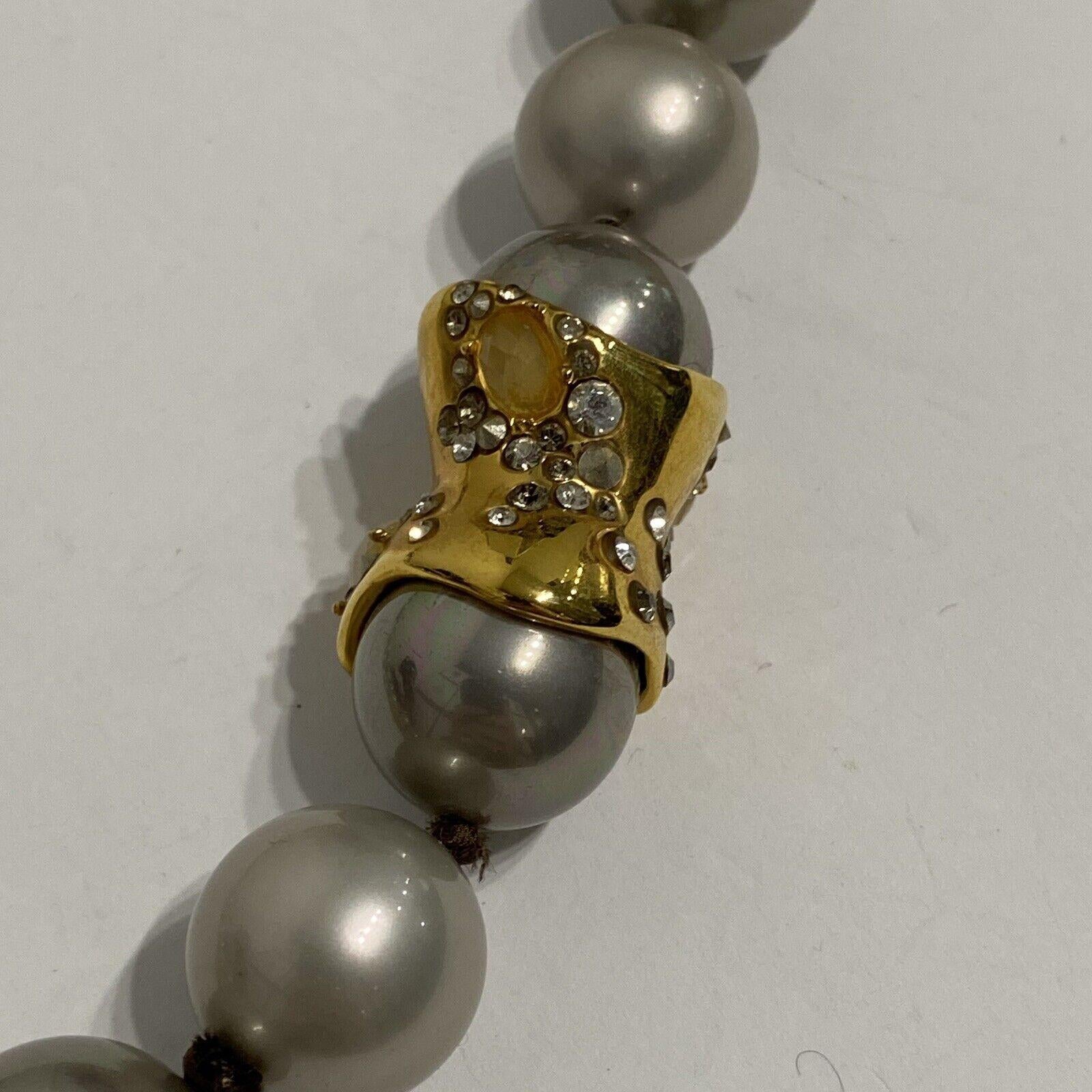 Vintage ALEXIS BITTAR Signed Designer Faux Pearl and Crystal Gilt Necklace In Excellent Condition For Sale In Montreal, QC