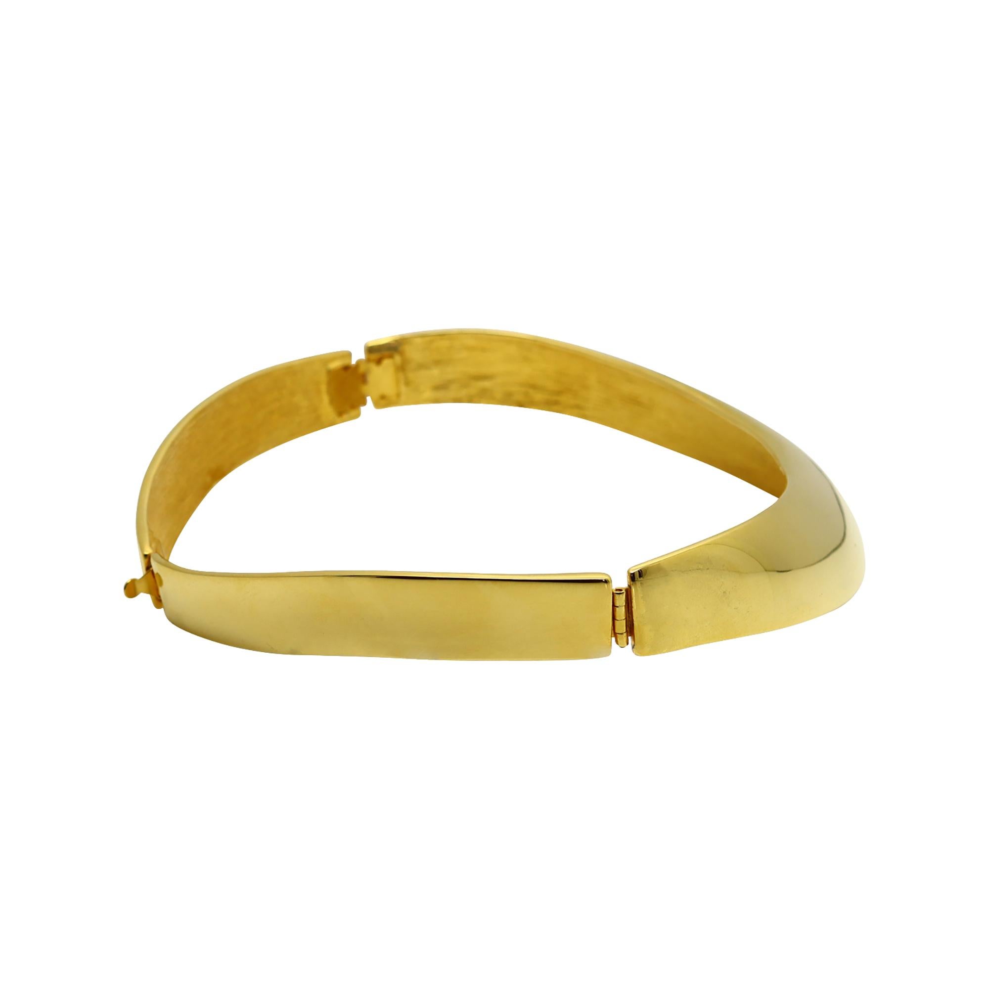 Collar gargantilla vintage Alexis Kirk articulado en tono dorado Circa años 80 en venta 1