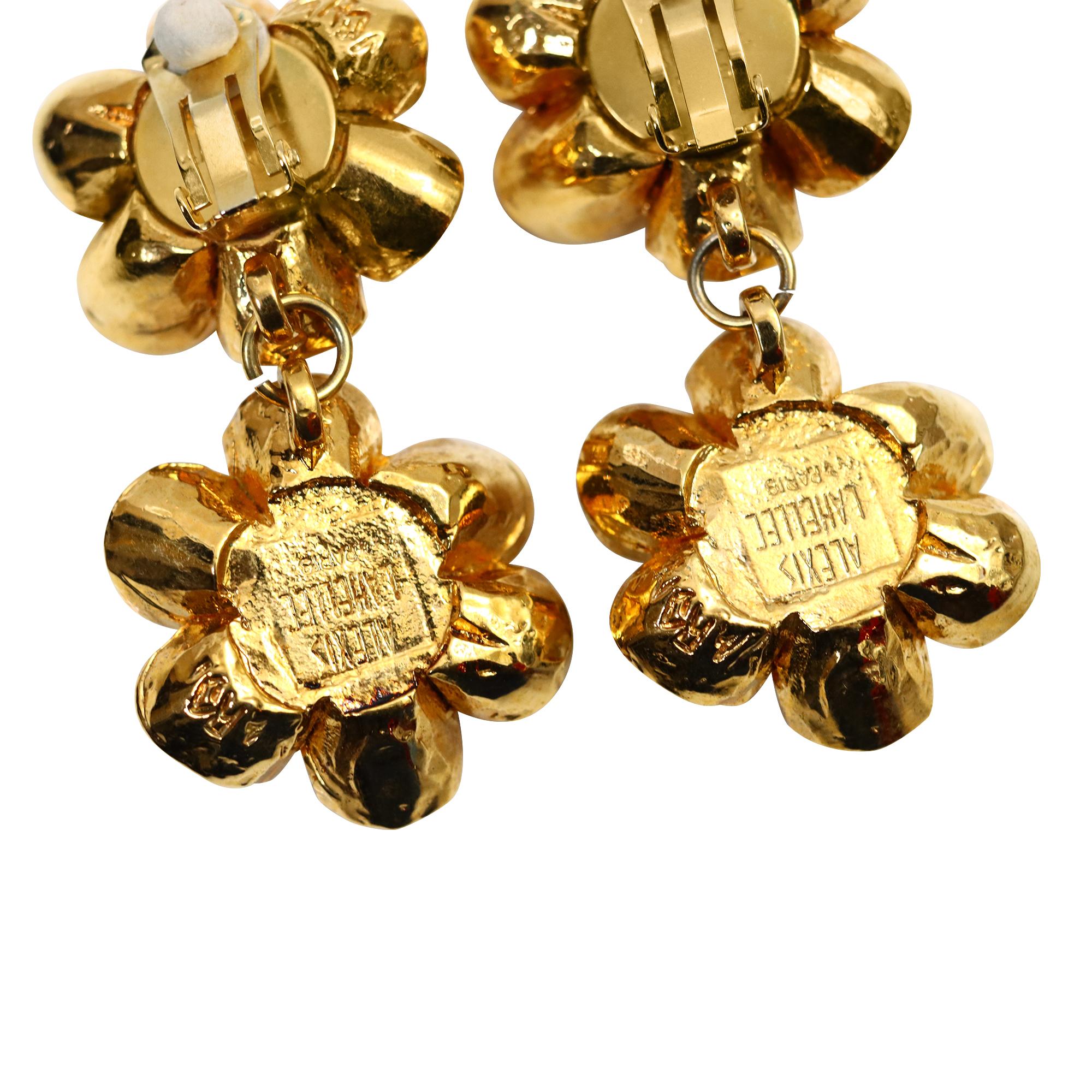 Vintage Alexis Lahellec Gold Honeycomb Faux Pearl Dangling Earrings, circa 1980s In Excellent Condition For Sale In New York, NY