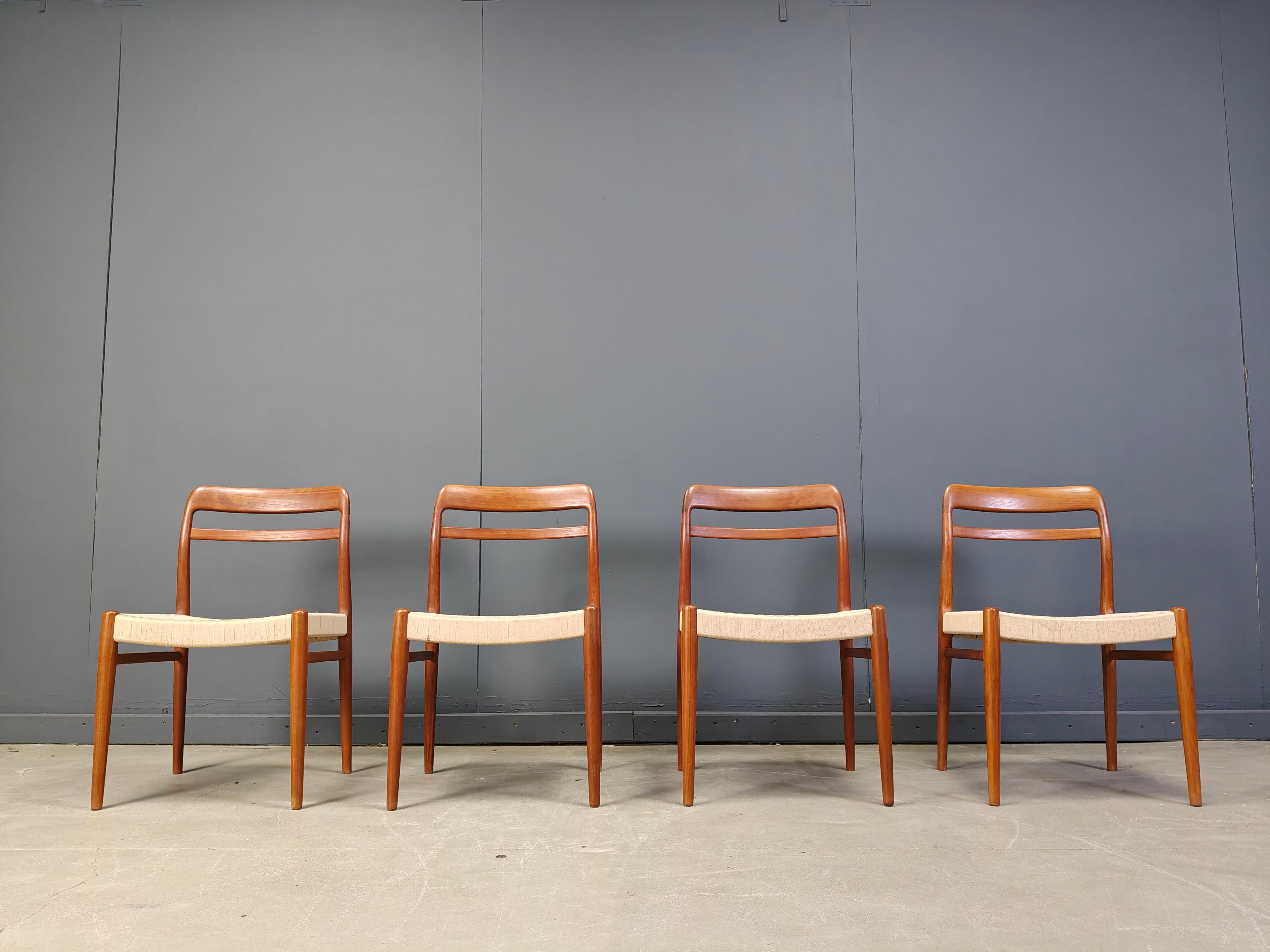 Elegant high quality teak dining chairs model 145 designed by Alf Aarseth and produced by Gustav Bahus, Norway.

Teak frames and papercord seats, very much in the style of Niels Otto Moller.

1960s - Norway

Very good condition

Height: 78cm
Width: