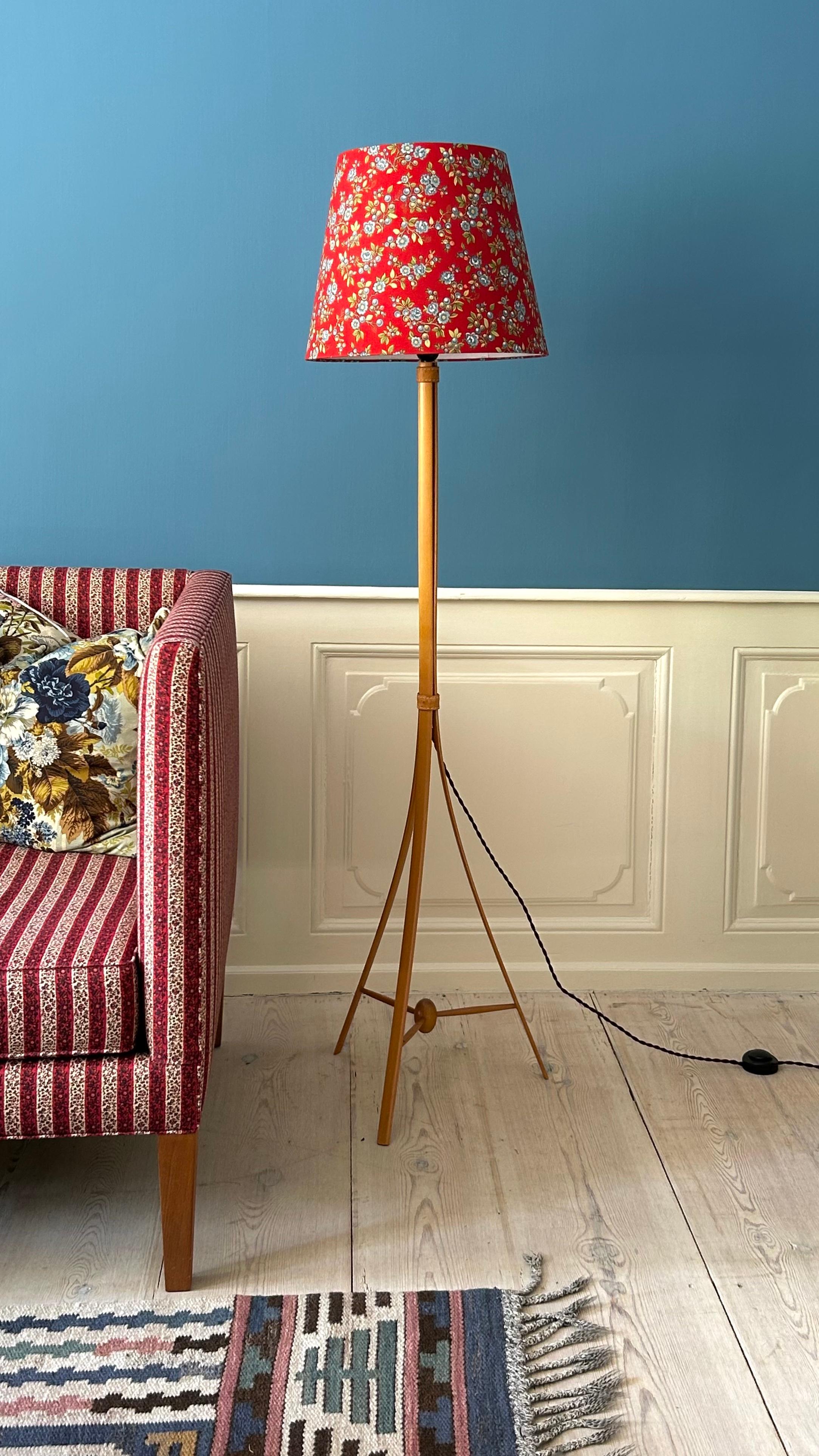 Swedish Vintage Alf Svensson Floor Lamp in Birch with Customized Shade, Sweden, 1950s For Sale