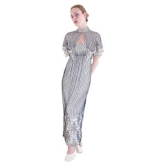 Vintage Alfred Bosand Robe blanche avec perles noires & Capelet