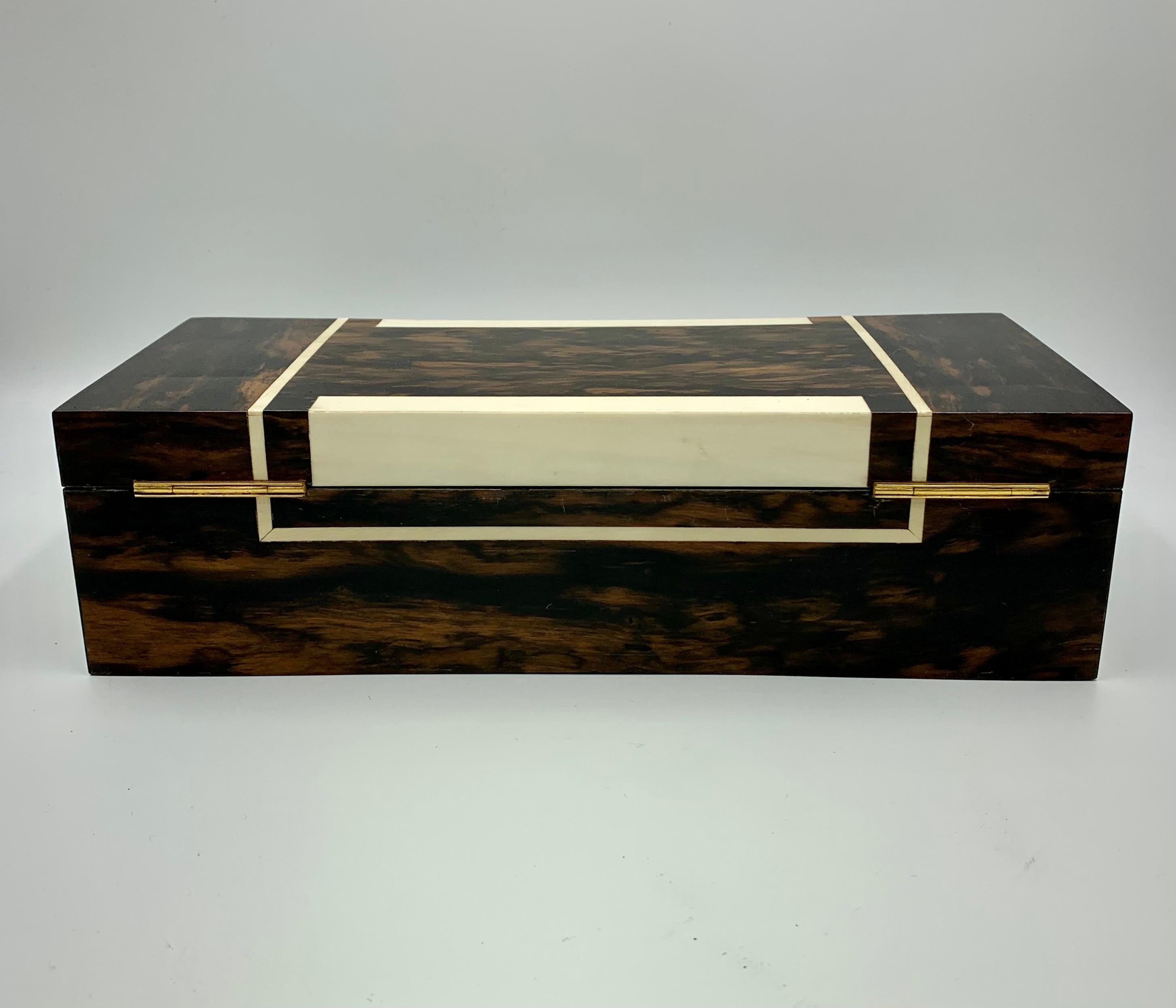 Boîte de jeu vintage en bois exotique Coromandel Paris d'Alfred Dunhill en vente 5