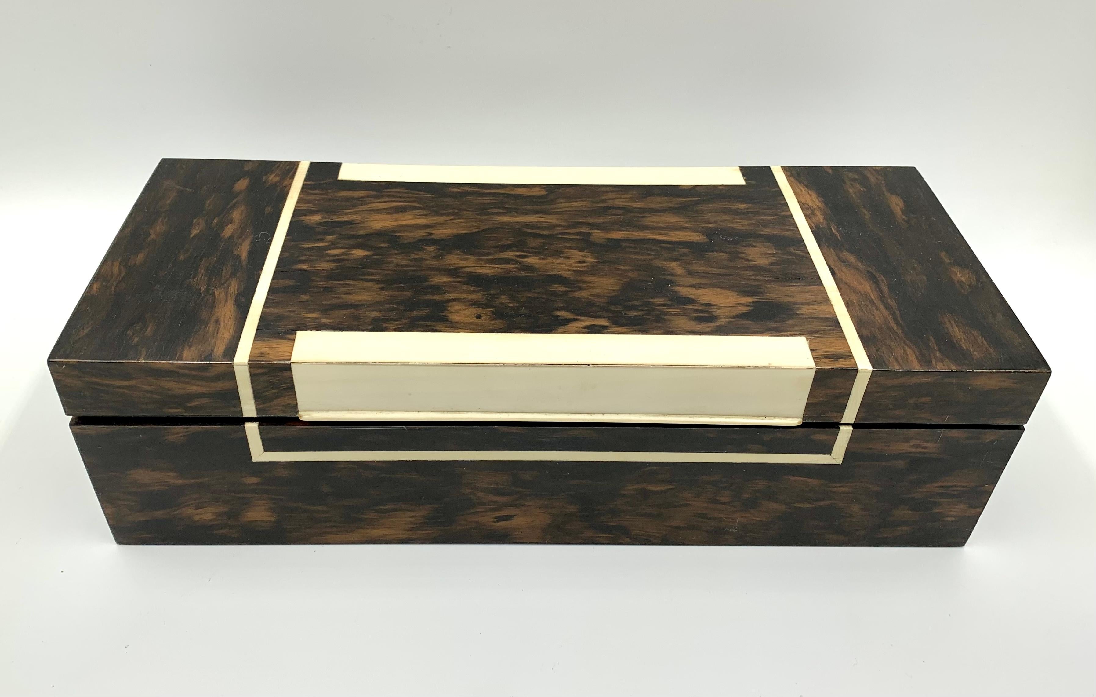 Boîte de jeu vintage en bois exotique Coromandel Paris d'Alfred Dunhill en vente 1