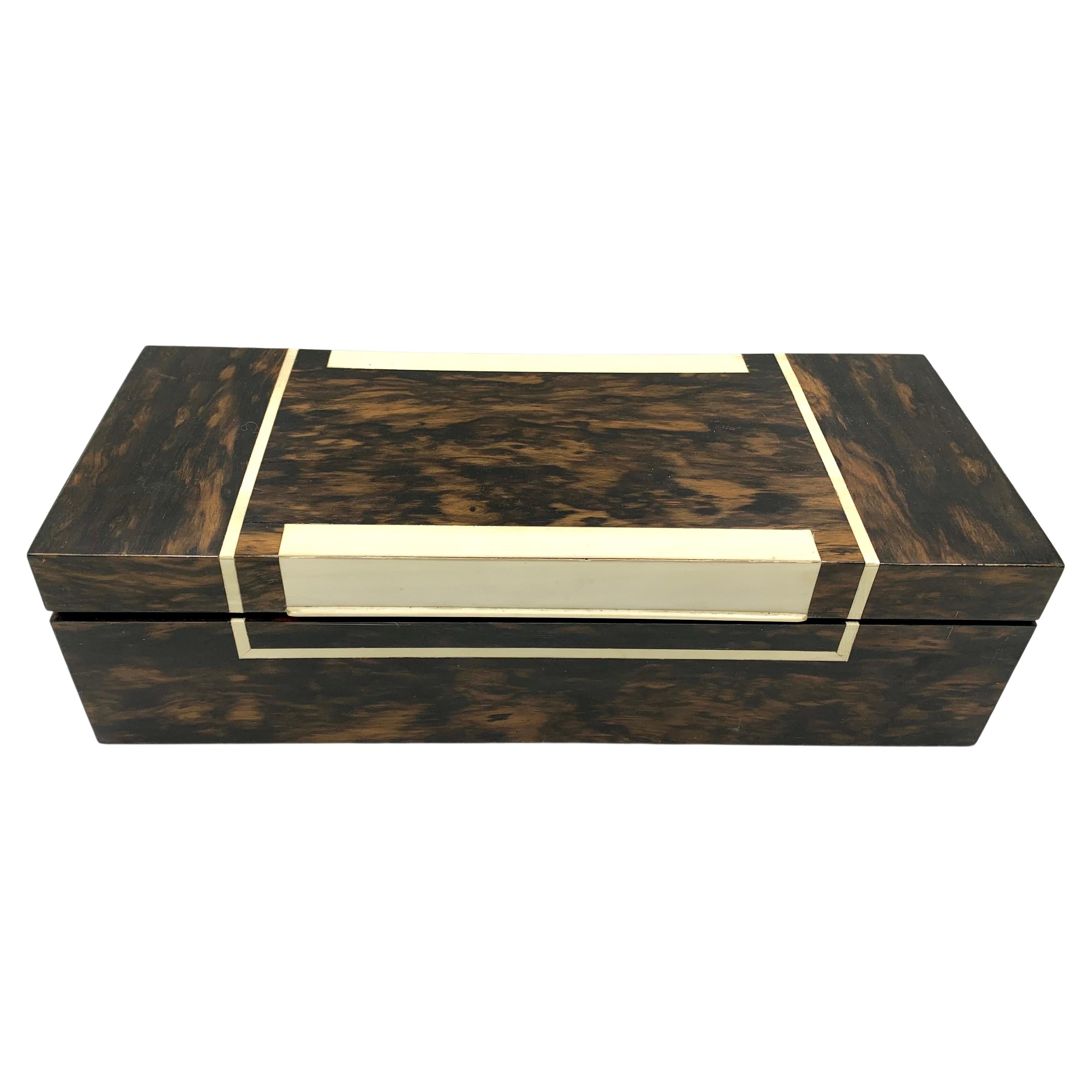 Boîte de jeu vintage en bois exotique Coromandel Paris d'Alfred Dunhill en vente