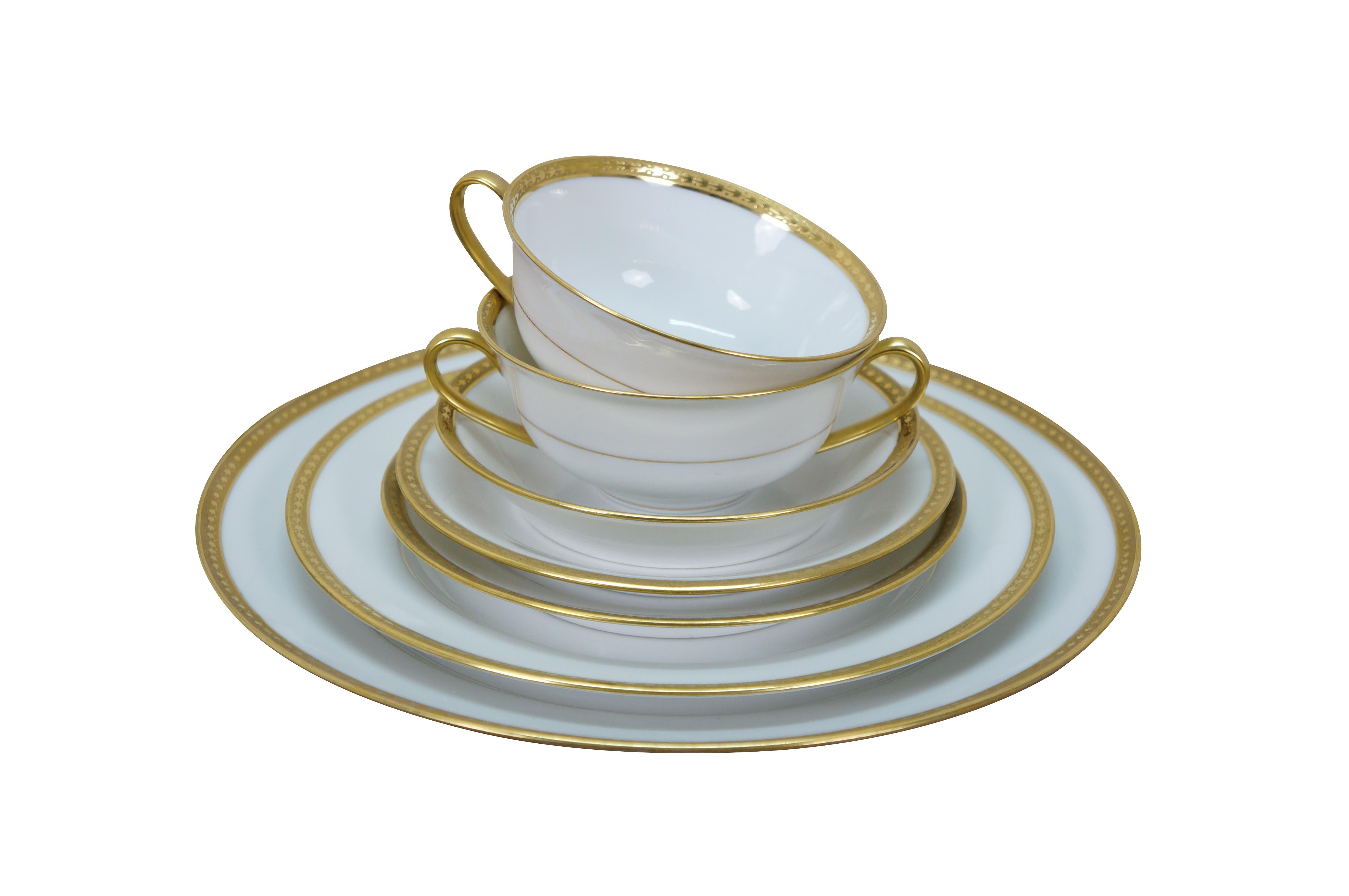 Vintage Alfred Lanternier French Limoges 99 Pc Gold Encrusted China Dinnerware In Good Condition For Sale In Dayton, OH