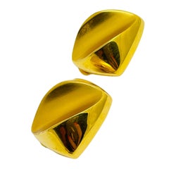 Vintage ALFRED SUNG signed gold designer clip on earrings