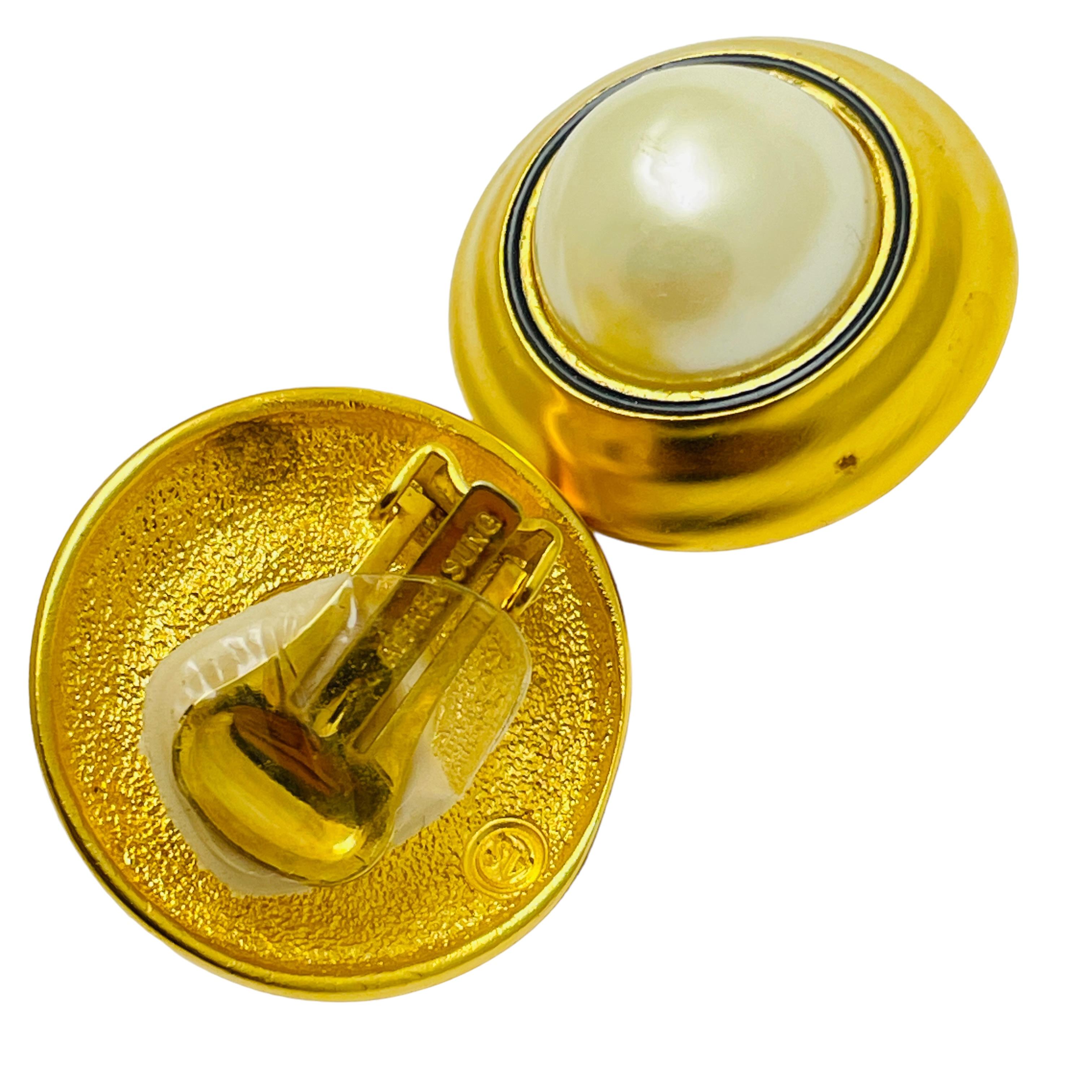Vintage ALFRED SUNG signierte Goldperlen-Designer-Ohrclips an Ohrringen im Zustand „Gut“ im Angebot in Palos Hills, IL