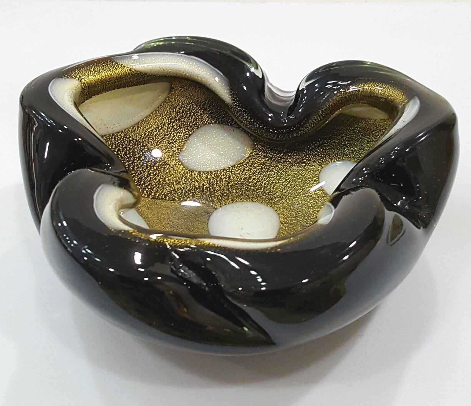 20th Century Vintage Alfredo Barbini Murano Glass, a Macchia & Gold Polveri Sculptural Bowl For Sale