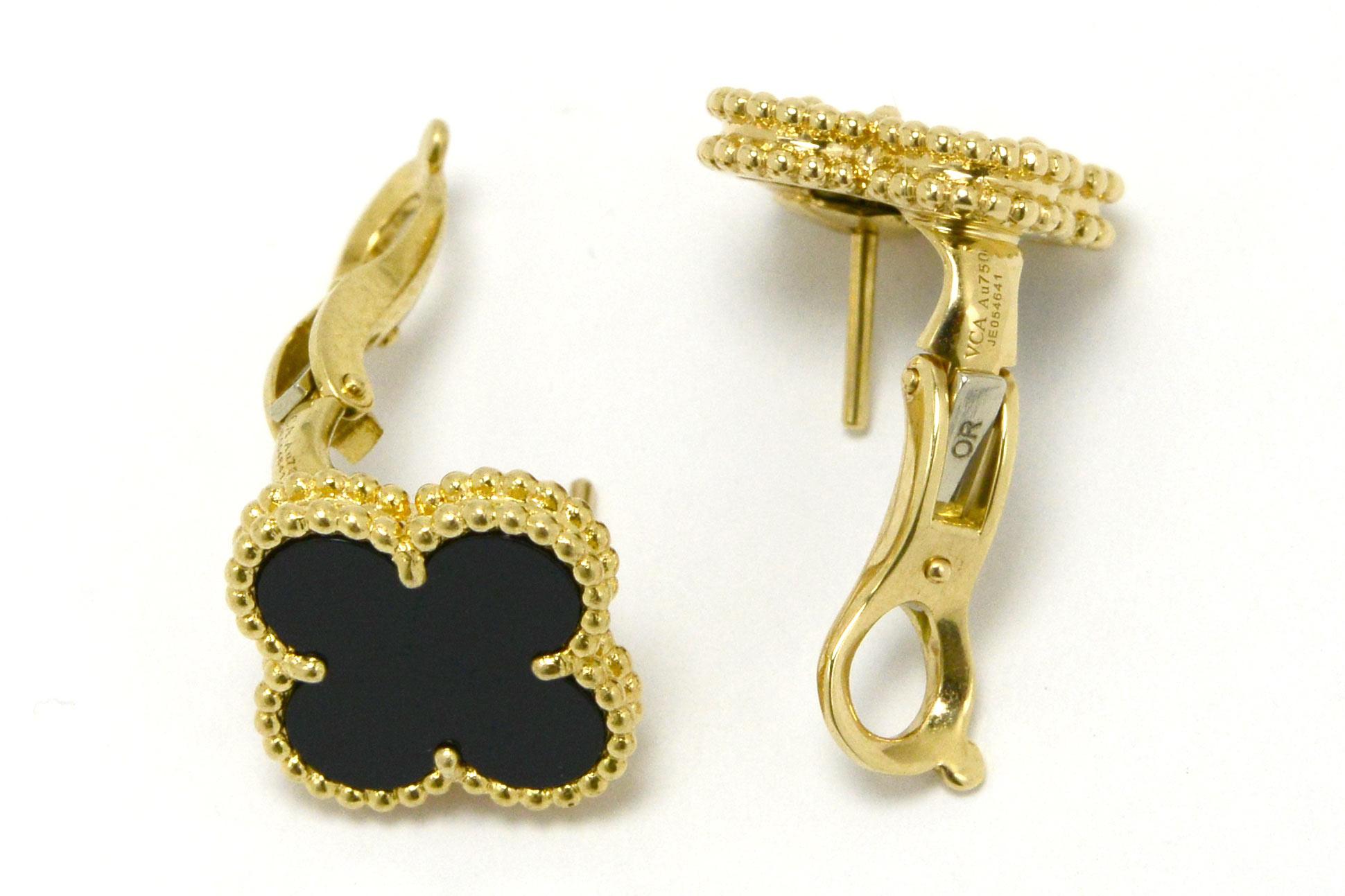 Modern Vintage Alhambra Van Cleef & Arpels Black Onyx 18 Karat Gold Clover Earrings