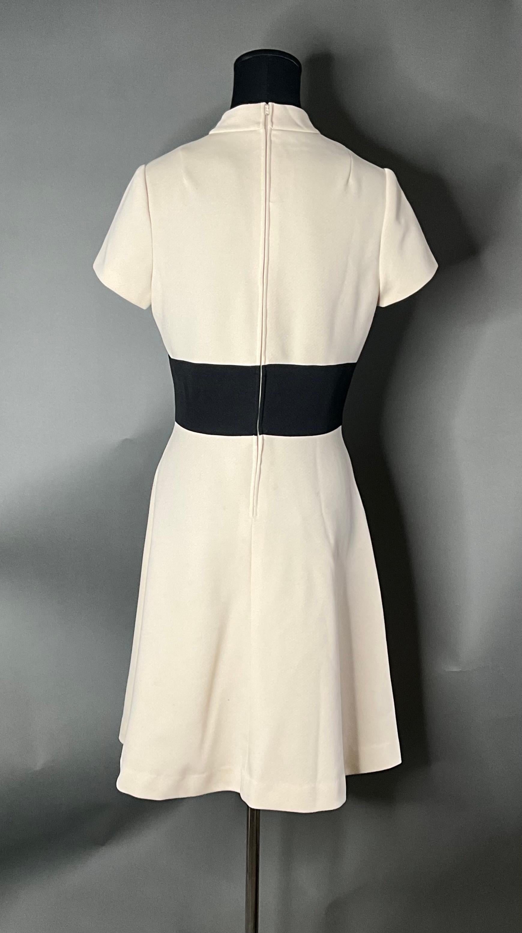 Vestido geométrico vintage Alison Ayure Beige en venta
