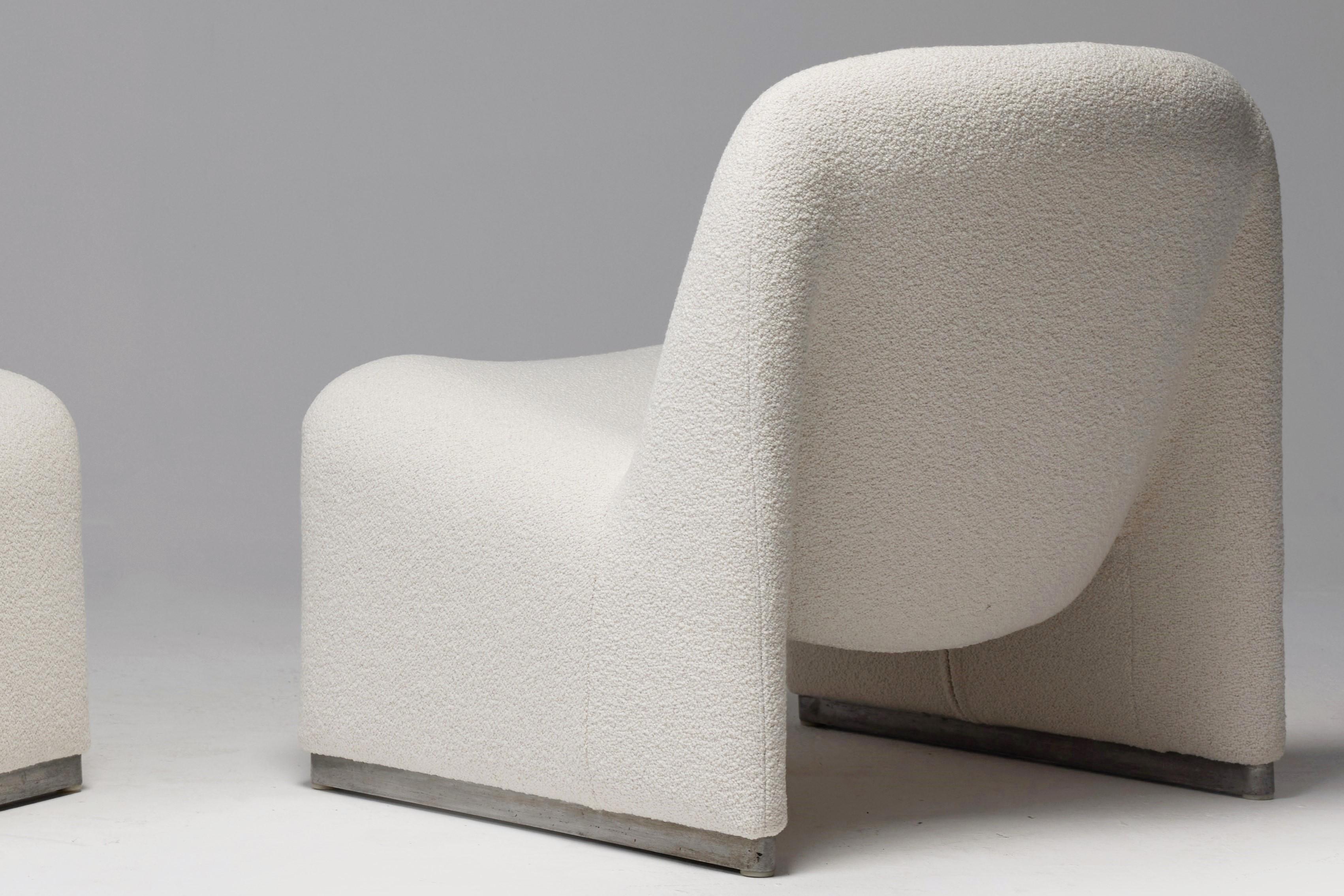 Bouclé Vintage Alky Chairs in Off-White Fabric by Giancarlo Piretti for Artifort, 1970s For Sale