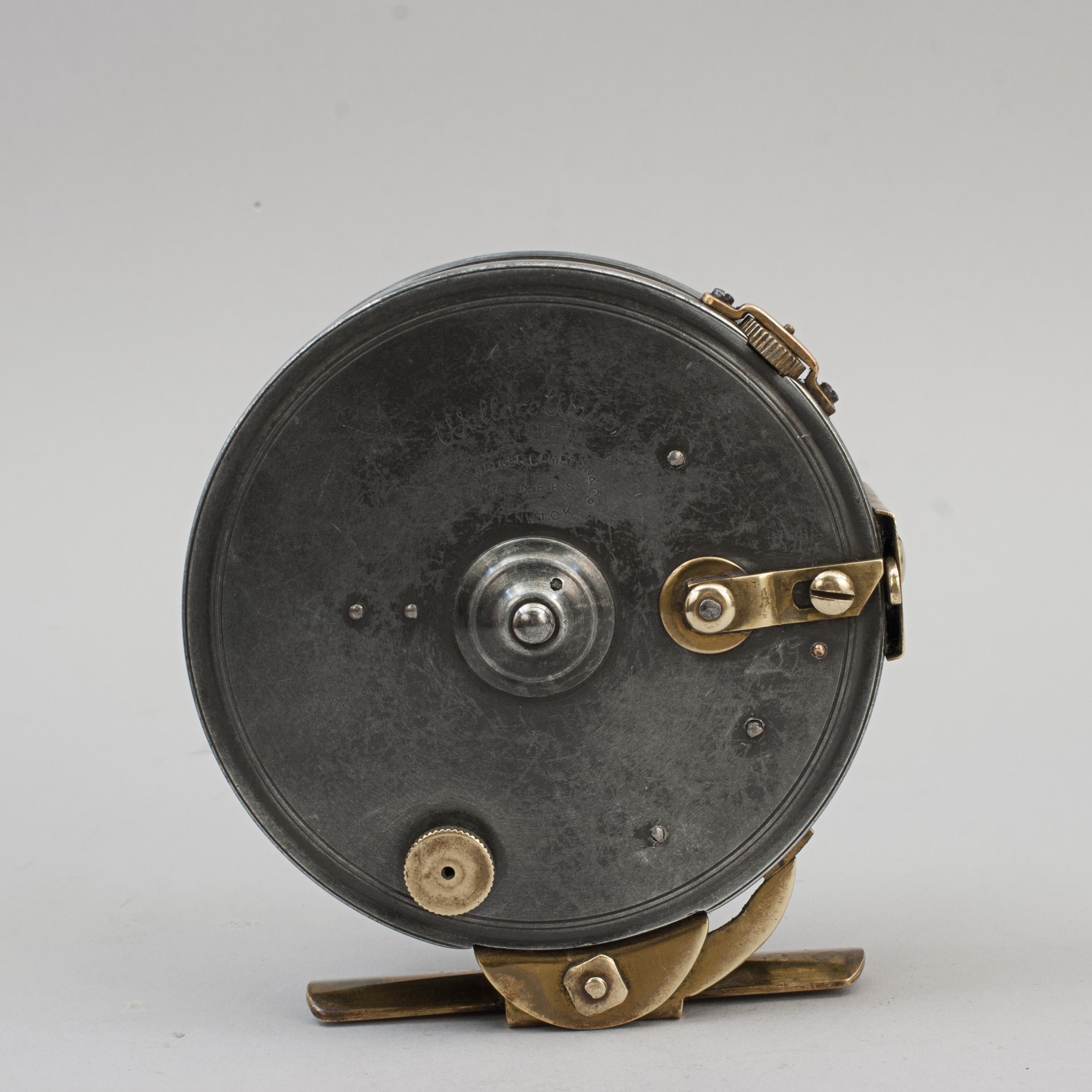 Vintage Alloy Casting Reel, Wallace Watson Patent In Good Condition For Sale In Oxfordshire, GB