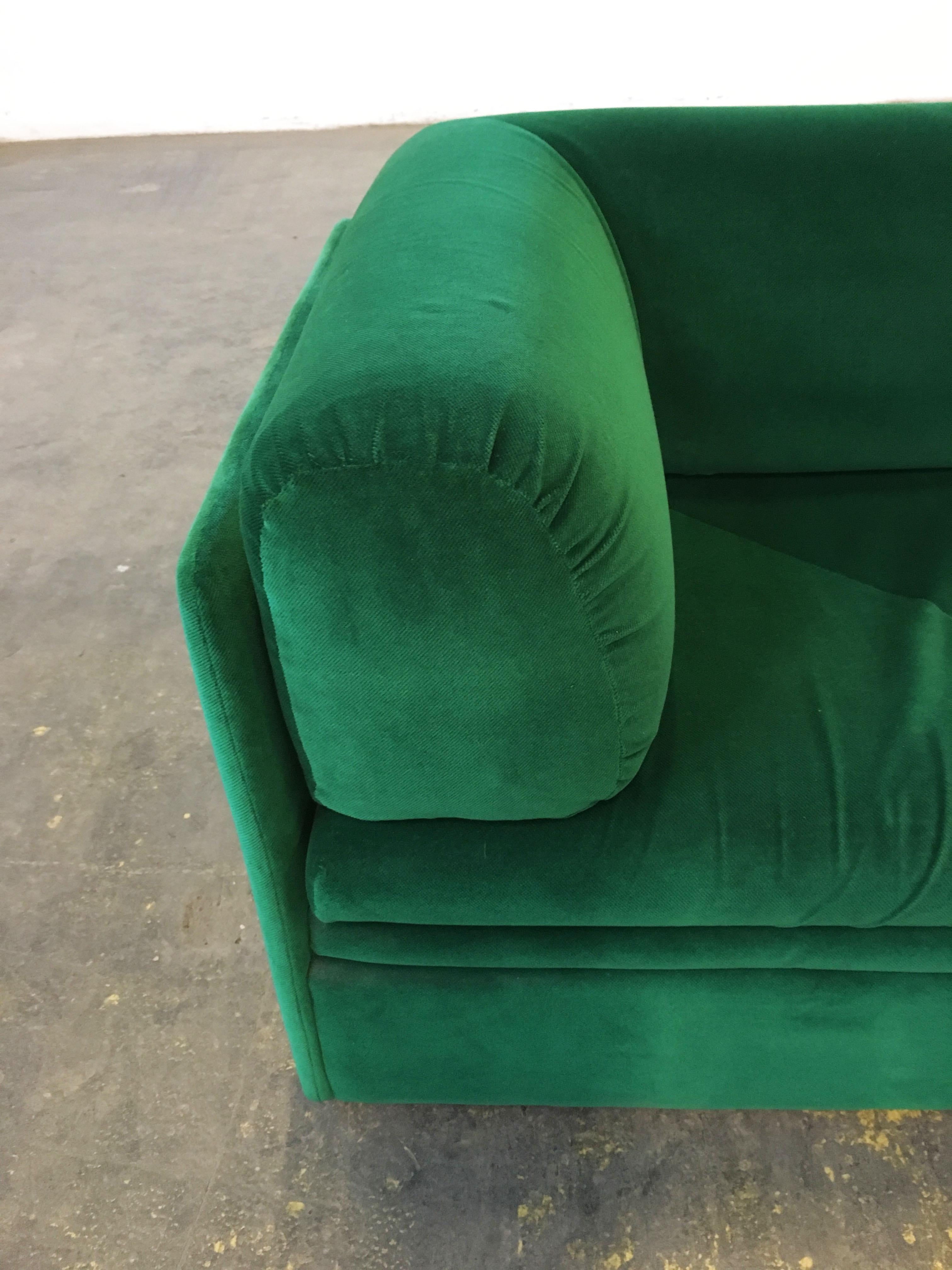 Late 20th Century Vintage Altana Green Velvet Daybed Setee Sofa, Italy, 1970s
