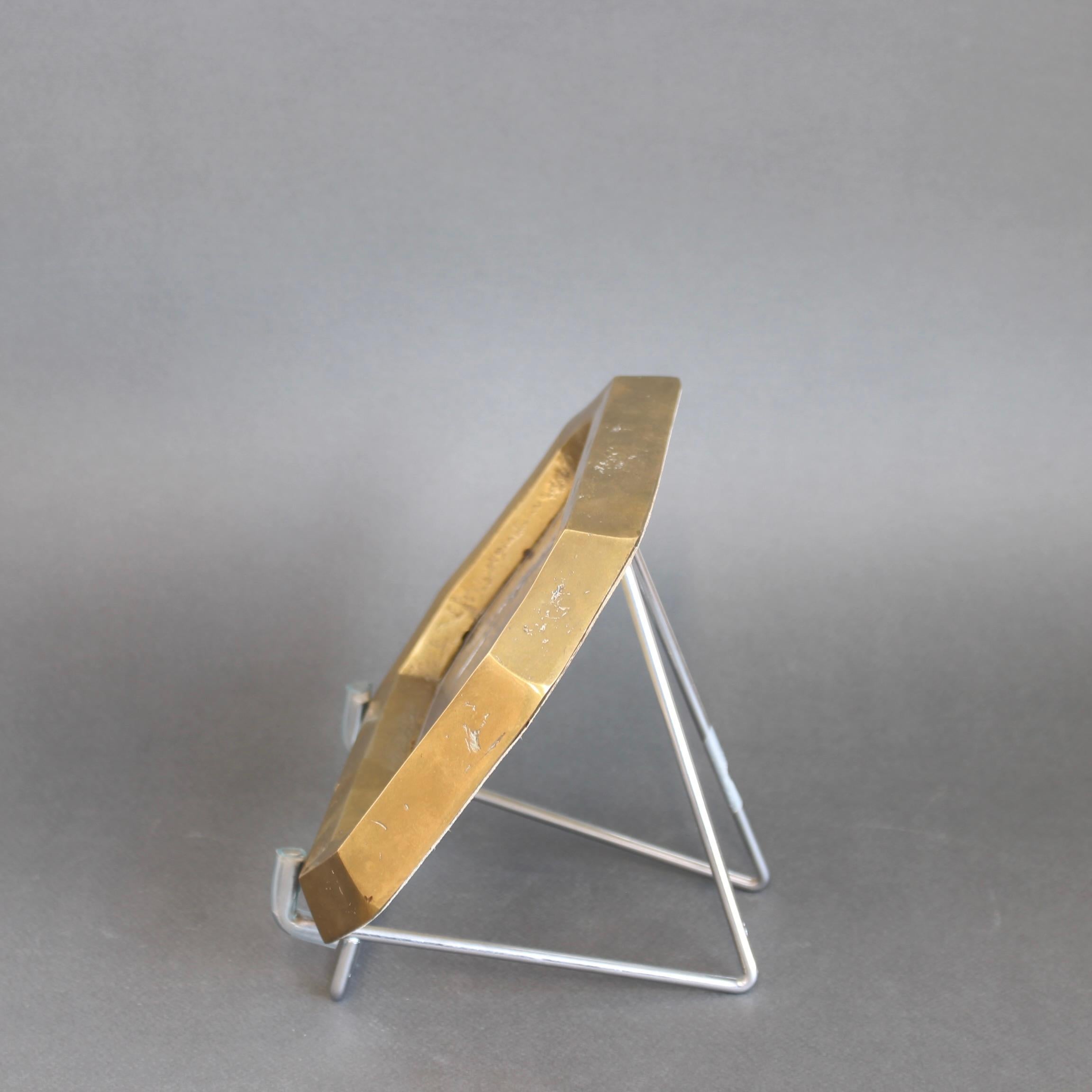 Vide-Poche vintage en aluminium et laiton avec motif de golfeur de David Marshall en vente 1