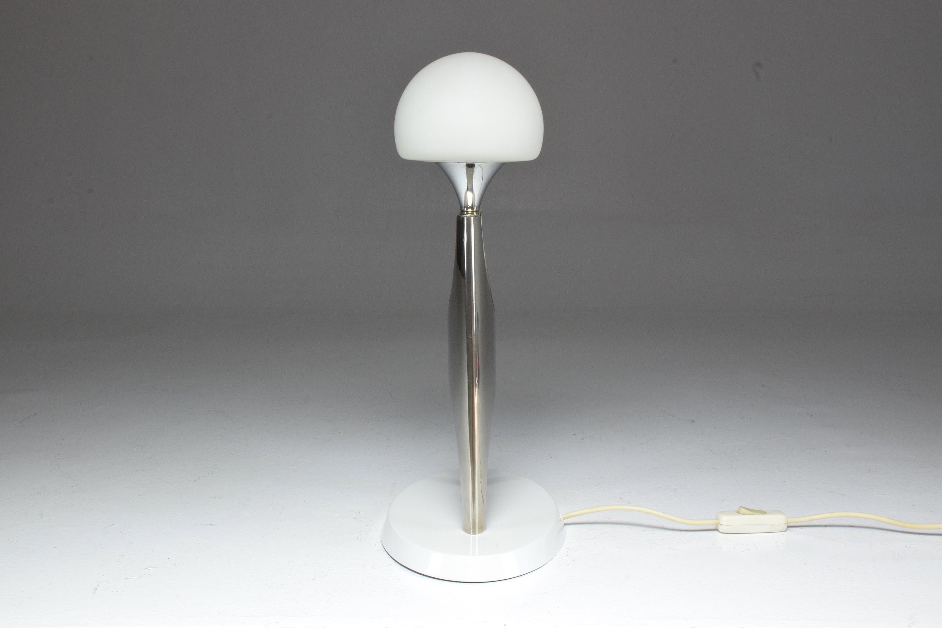 Lámpara de mesa escultórica de aluminio del siglo XX, 1950-1960 en venta 1