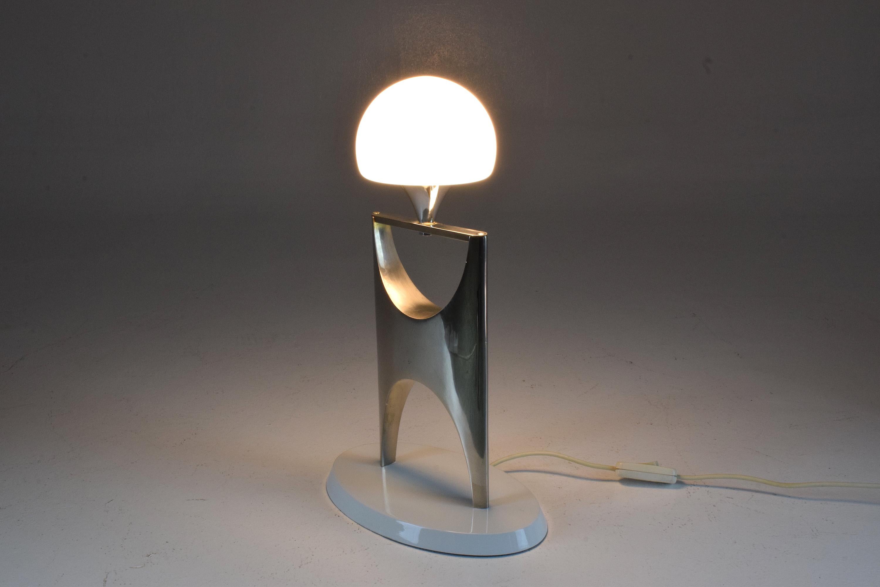 20th Century Sculptural Aluminum Table Lamp, 1950-1960 For Sale 3