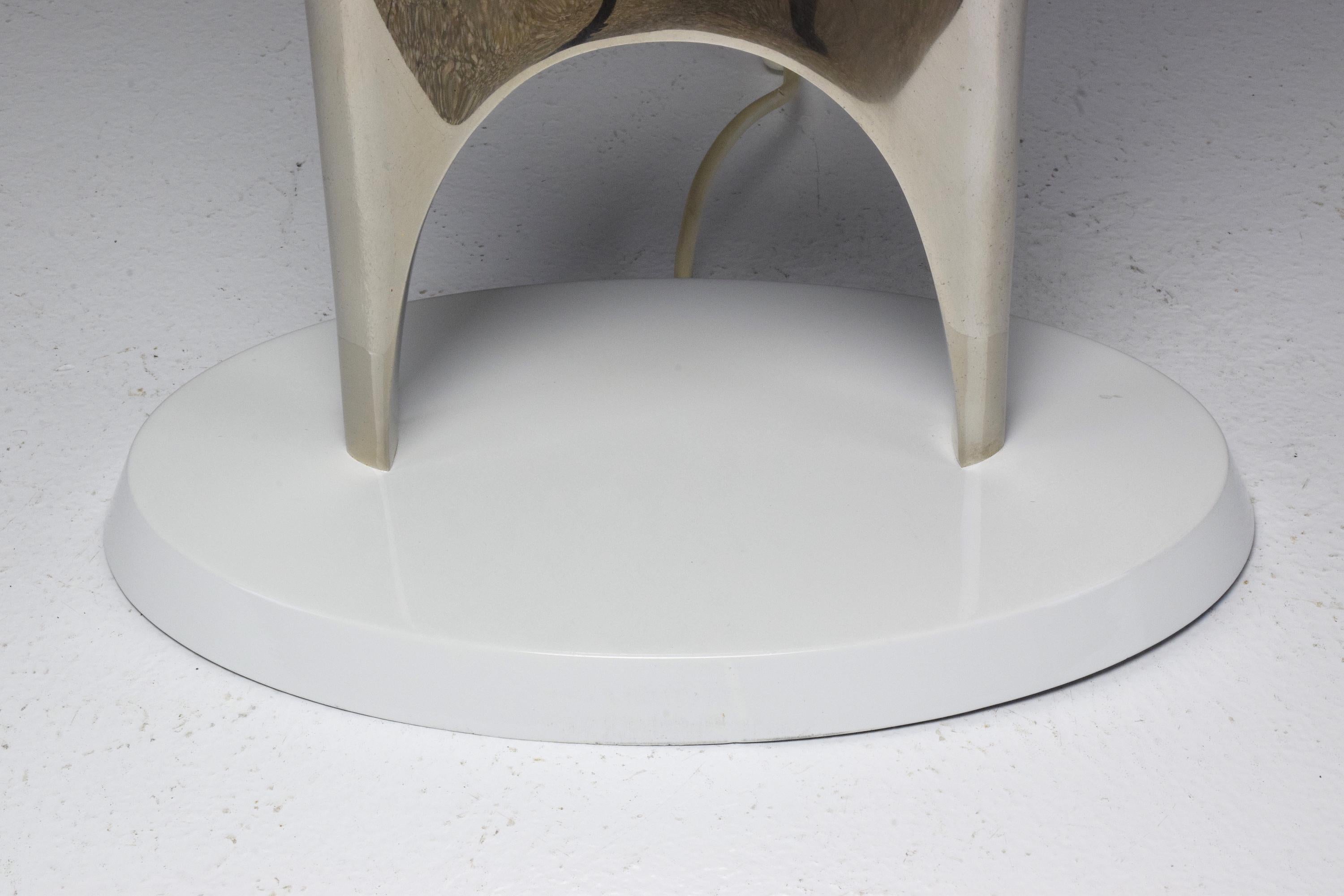 Lámpara de mesa escultórica de aluminio del siglo XX, 1950-1960 en venta 3