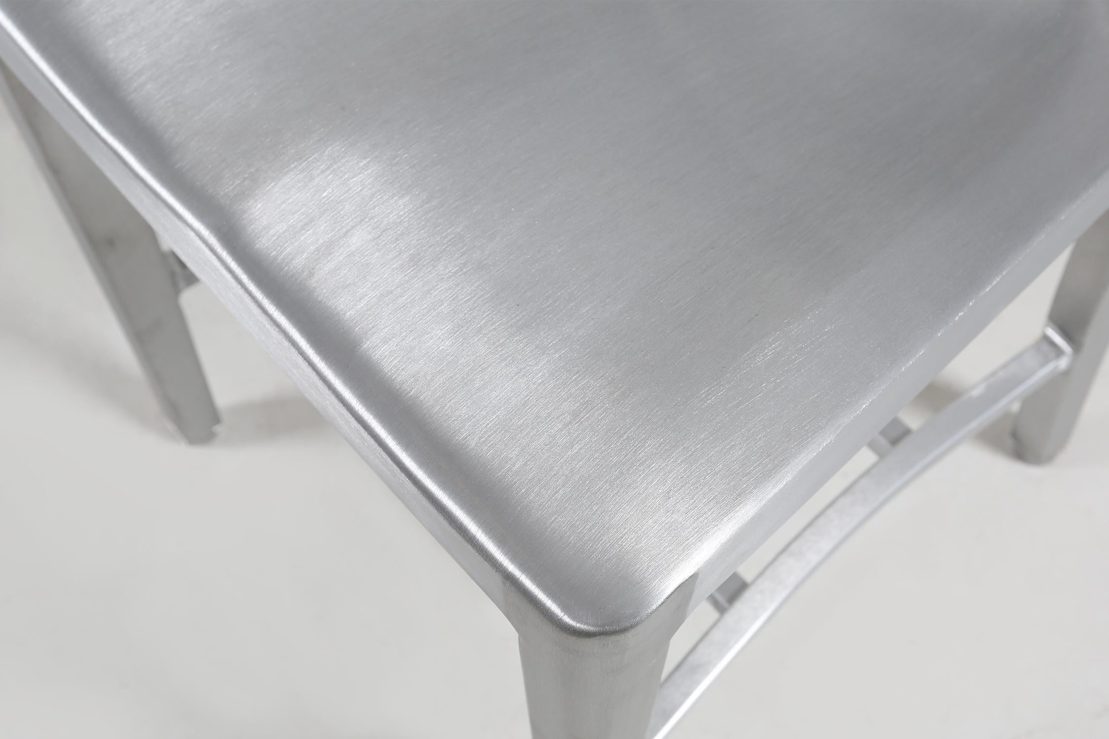 Aluminum Vintage aluminium Emeco Navy chair in good condition For Sale