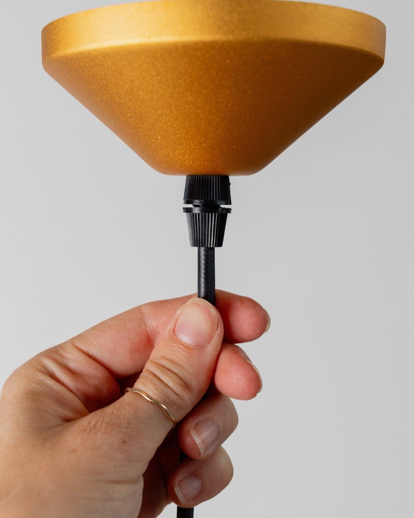 Lámpara de techo vintage de aluminio estilo Memphis postmoderno, años 80 en venta 4