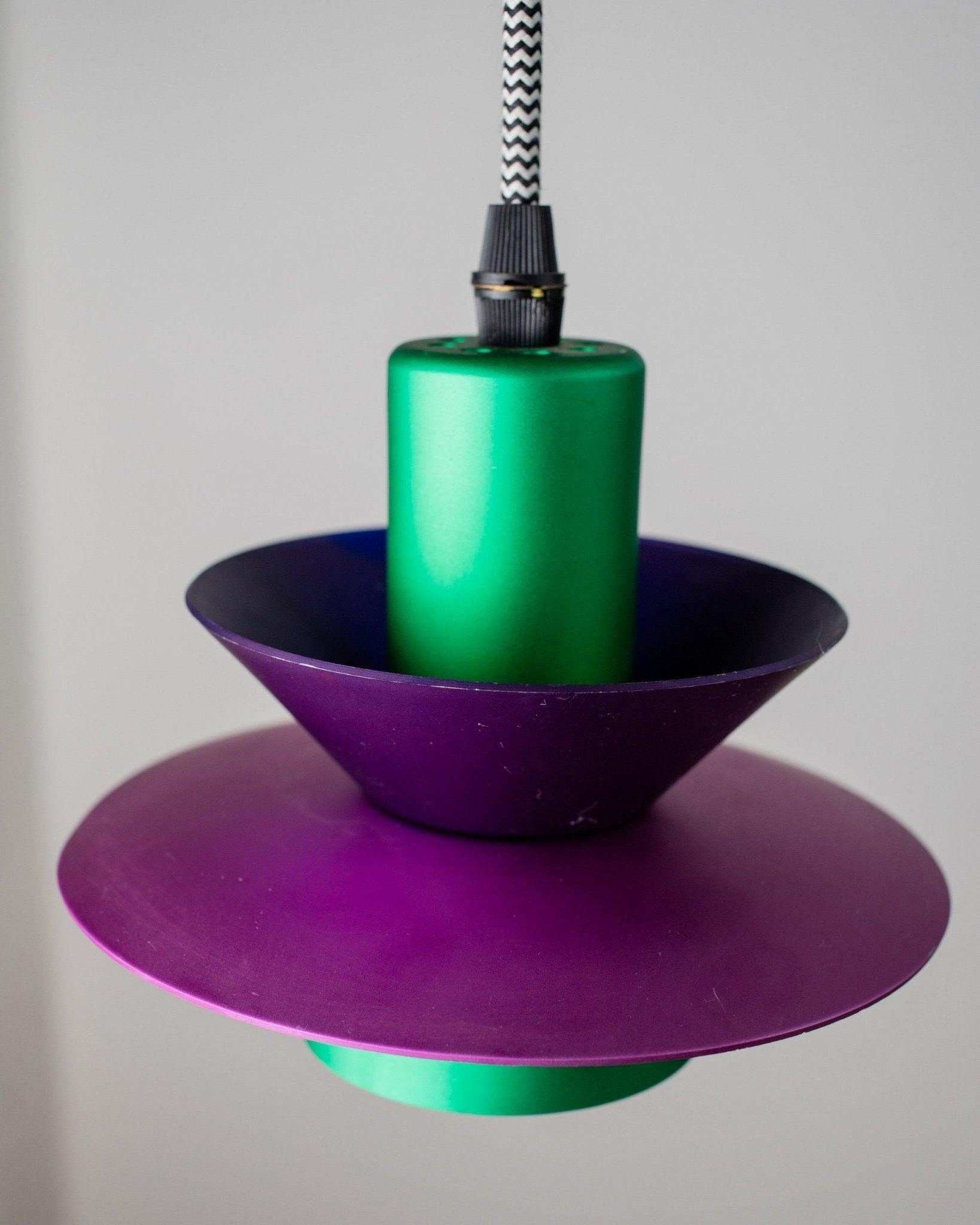 Lampada da soffitto in alluminio vintage in stile postmoderno di Memphis, anni '80 in vendita 3