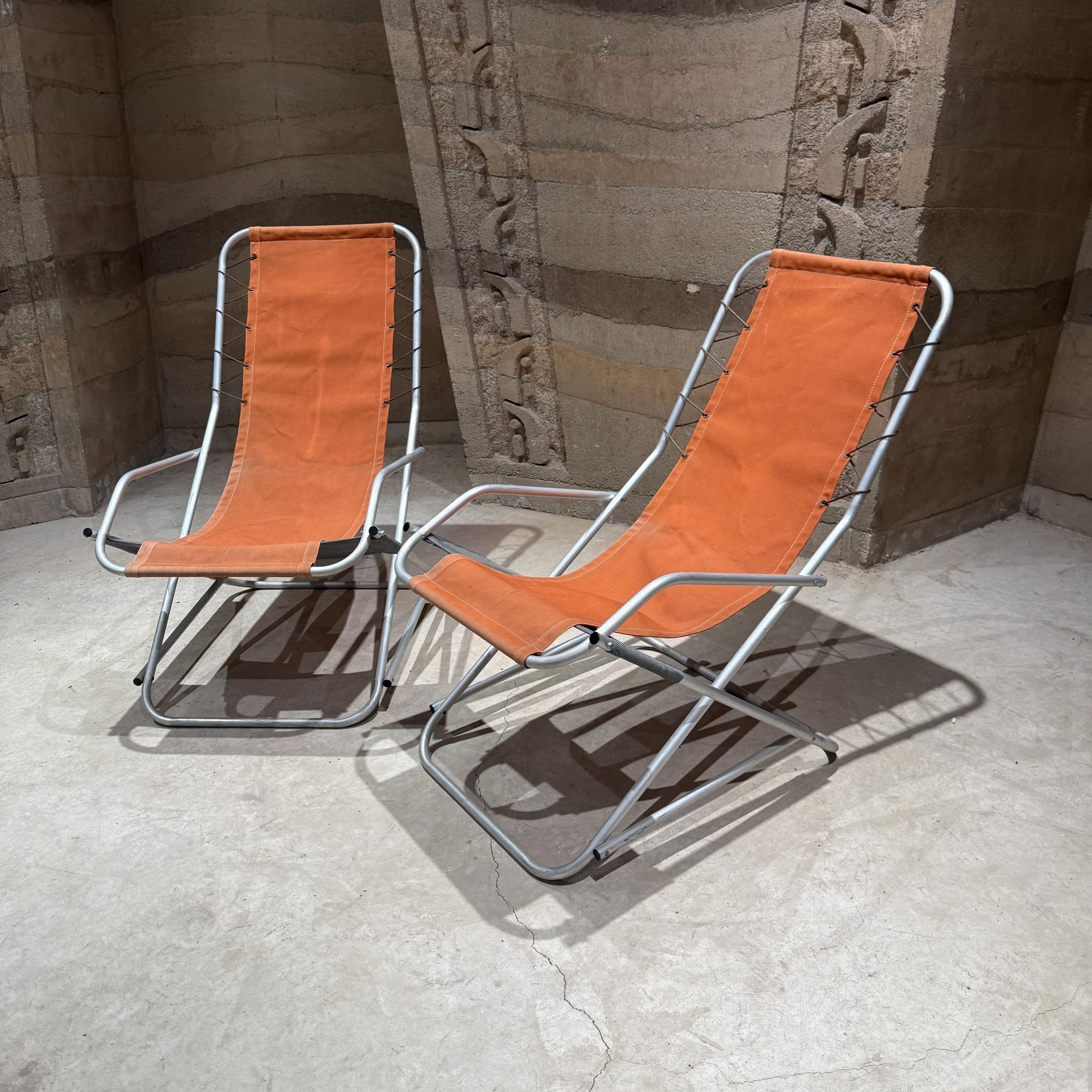Mid-Century moderno Sedia da salotto pieghevole in alluminio Foldes - dondolo di Takeshi Nii in vendita