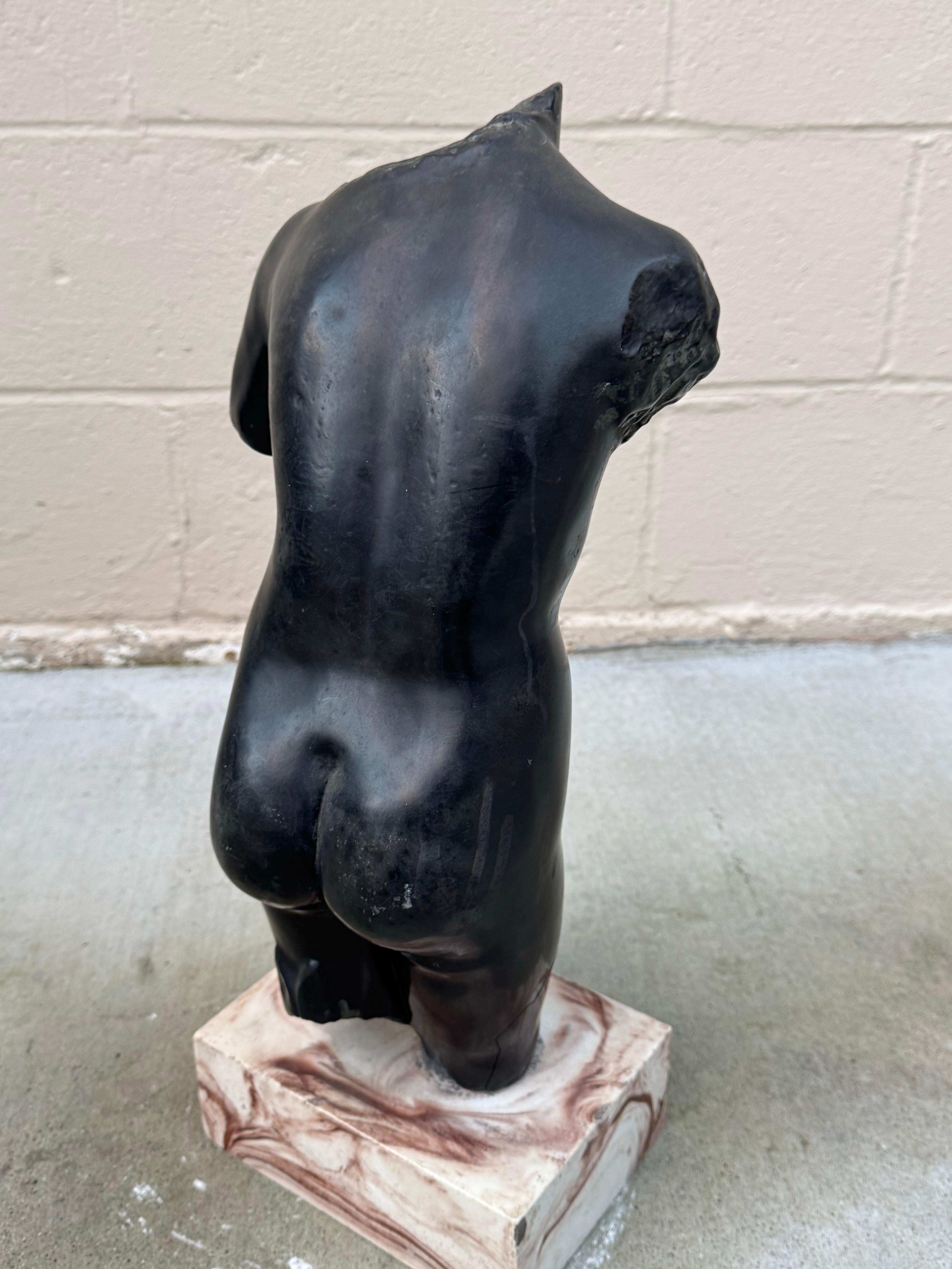 Vintage ALVA Studios Escultura de piedra fundida Afrodita en negro en venta 2