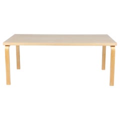 Vintage-Esstisch Alvar Aalto, Modell 83, Esstisch aus Esche von Artek in Finnland, 1980er Jahre.