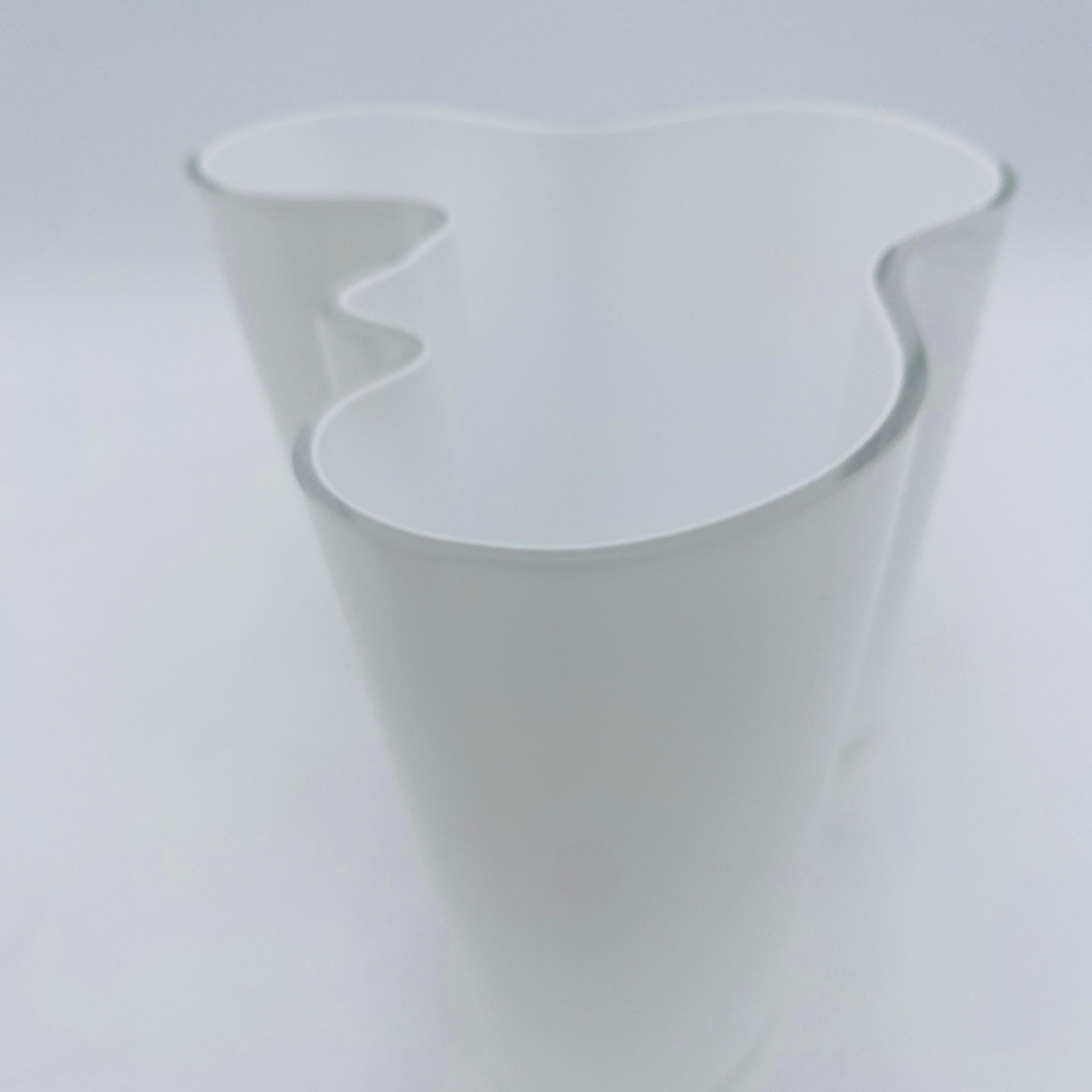 Vaso d'epoca Alvar Aalto Savoy per Iittala, Finlandia in vendita 4