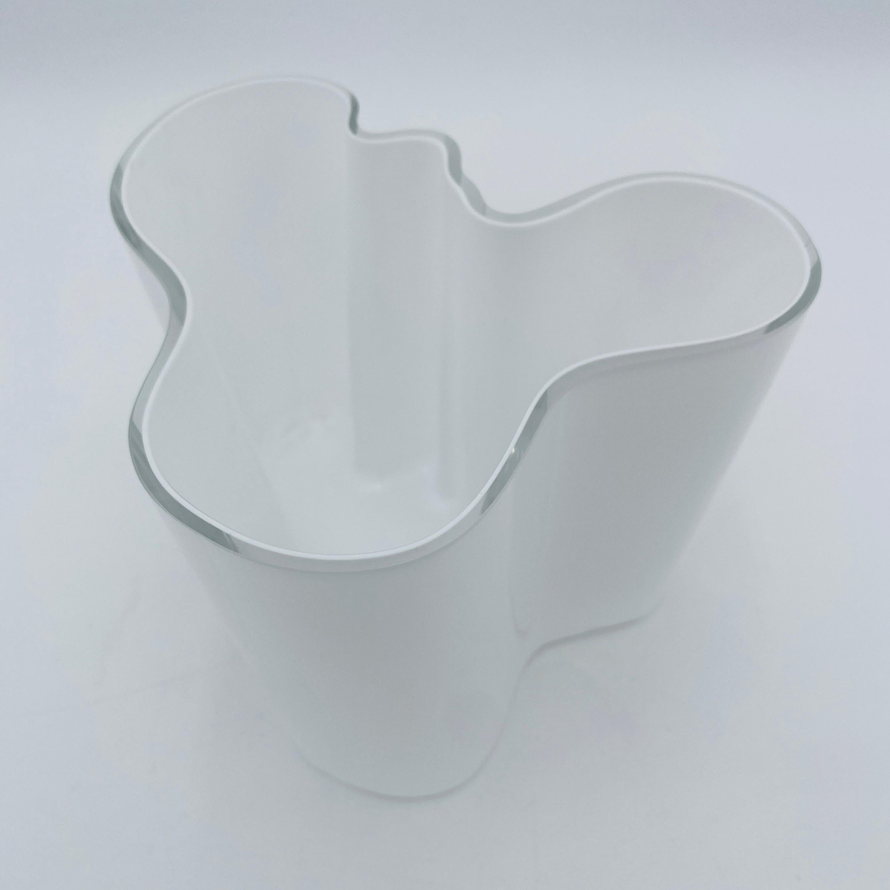 Alvar Aalto ha disegnato l'iconico vaso 