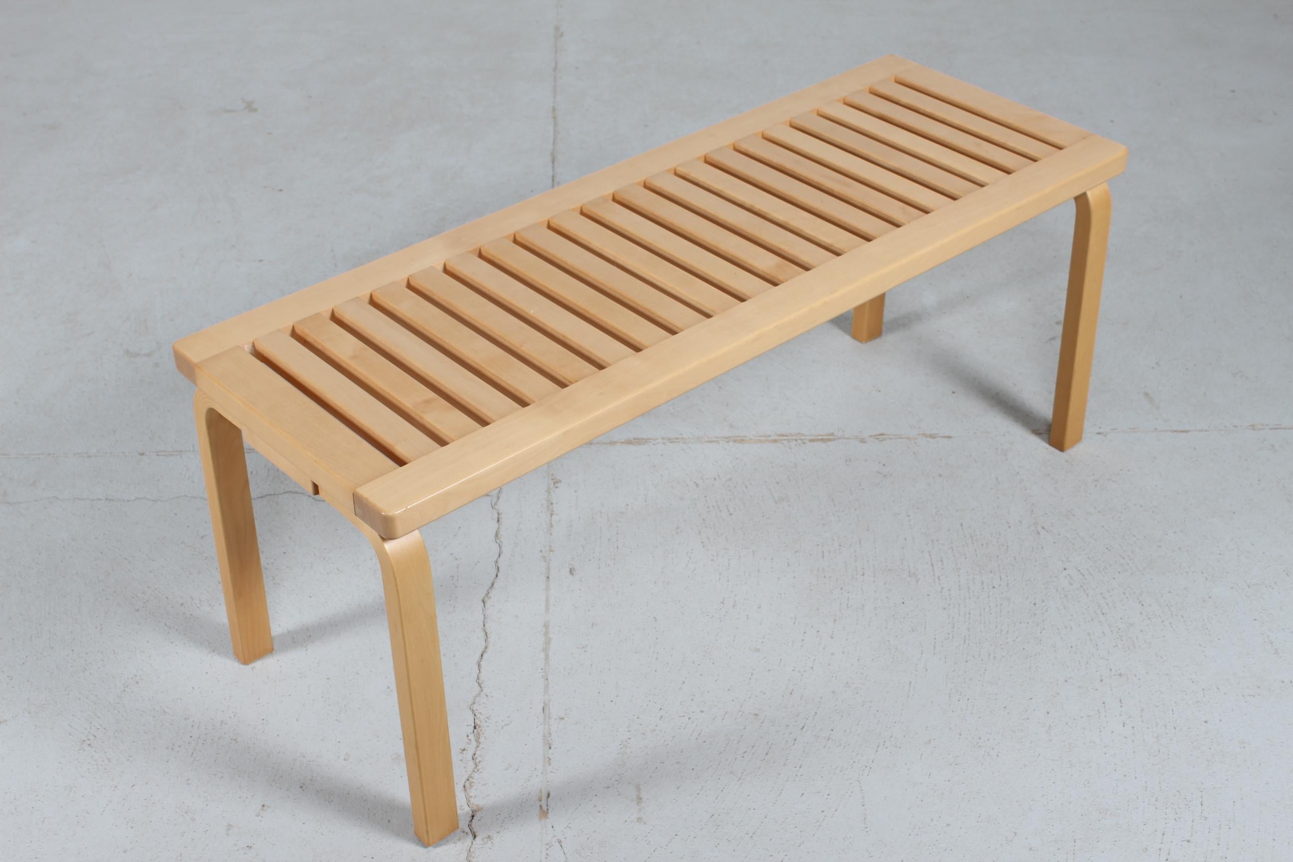Lacquered Vintage Alvar Alto Low Bench 153A of Birch by Artek in Finland 1980s. For Sale