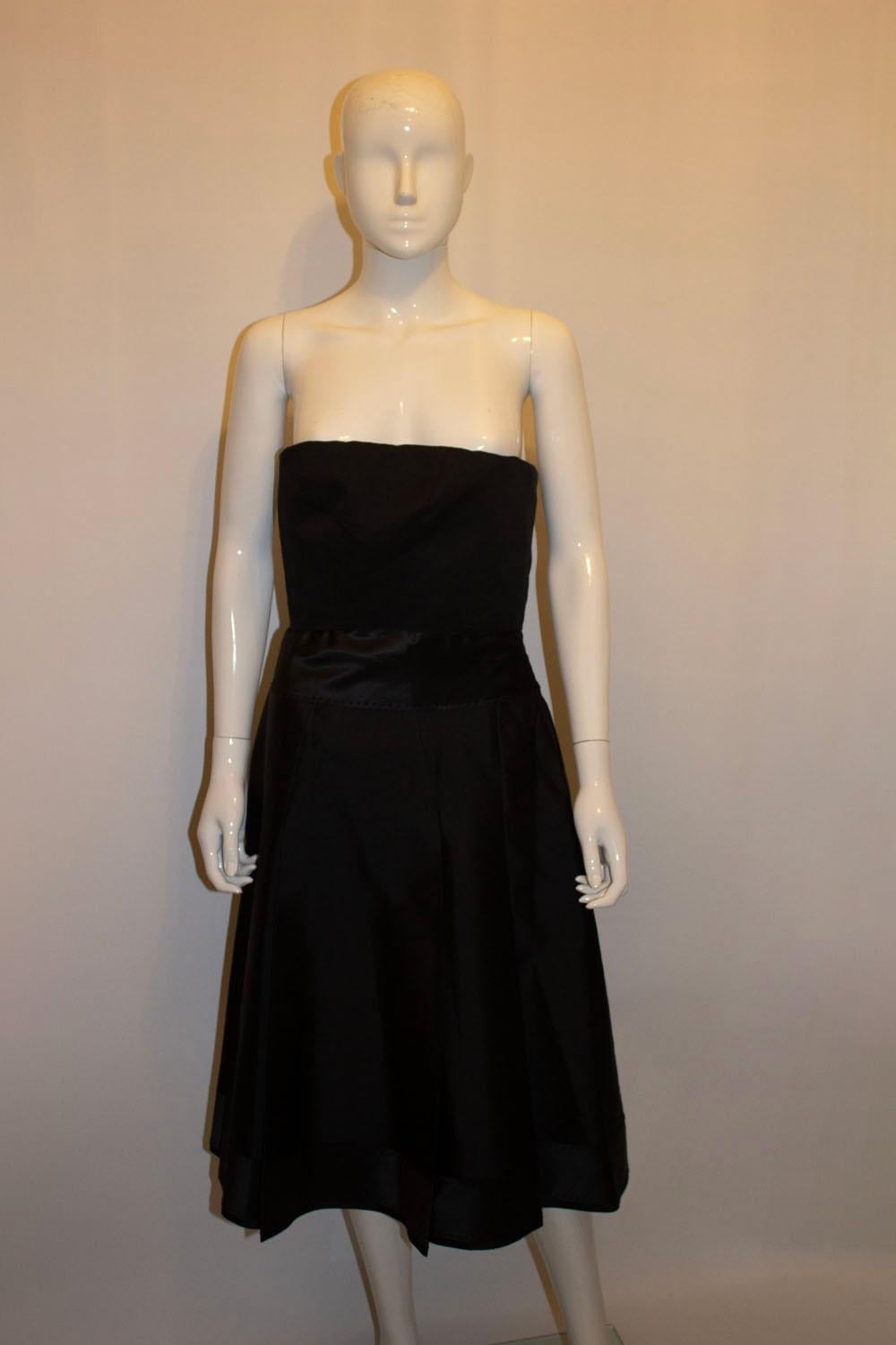 Vintage Amanda Wakeley Black Silk Cocktail Dress In Good Condition For Sale In London, GB