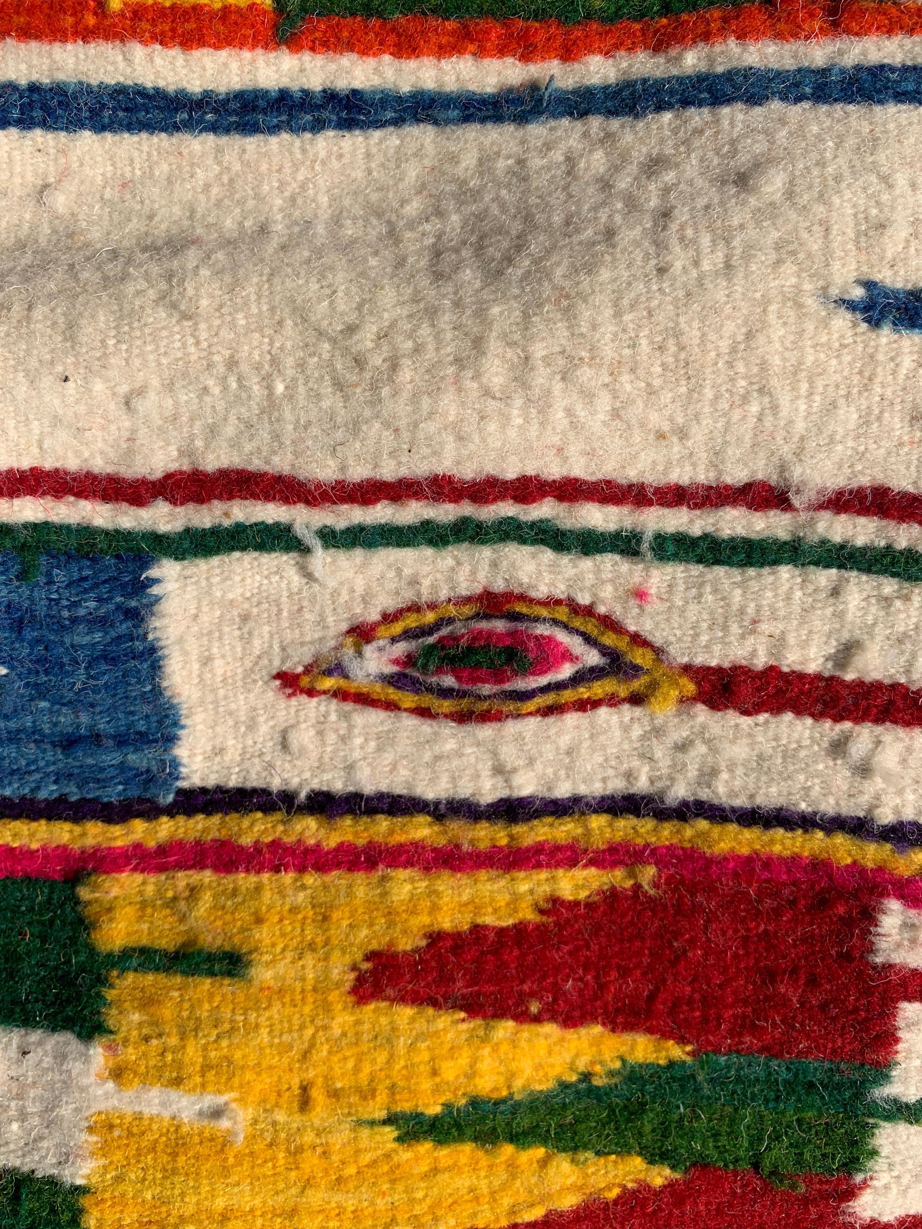 Algerischer mehrfarbiger, geometrischer, handgefertigter Boho-Teppich in Rosa, 1970er Jahre  im Angebot 1