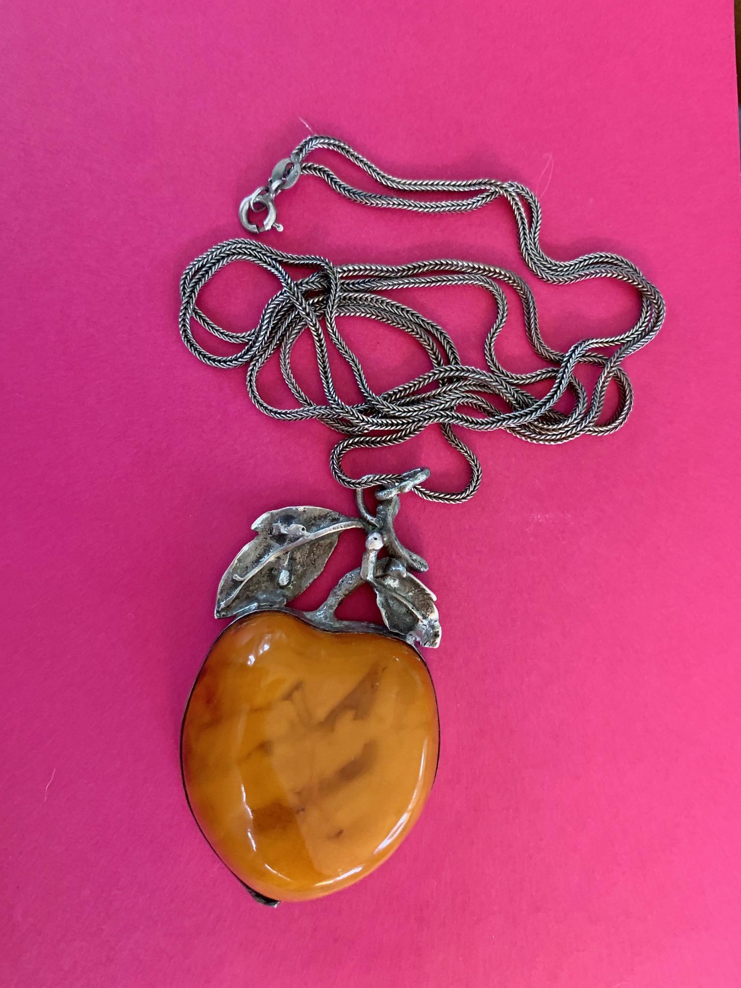Vintage Amber Fruit Pendant Long Sterling Silver Fox Tail Chain Necklace In Good Condition In St. Louis Park, MN