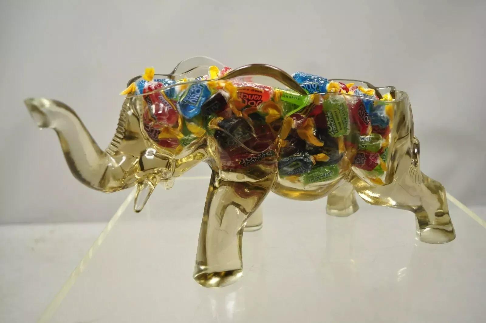 Vieux récipient à bonbons éléphant en verre consolidé de 15 pouces (C) en vente 3