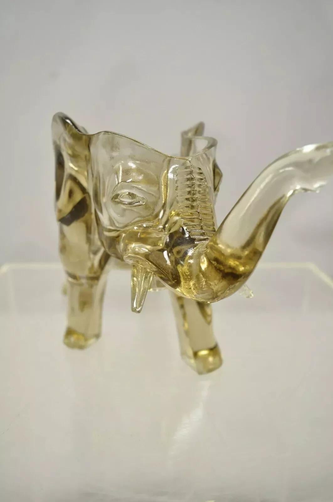 Verre Vieux récipient à bonbons éléphant en verre consolidé de 15 pouces (C) en vente