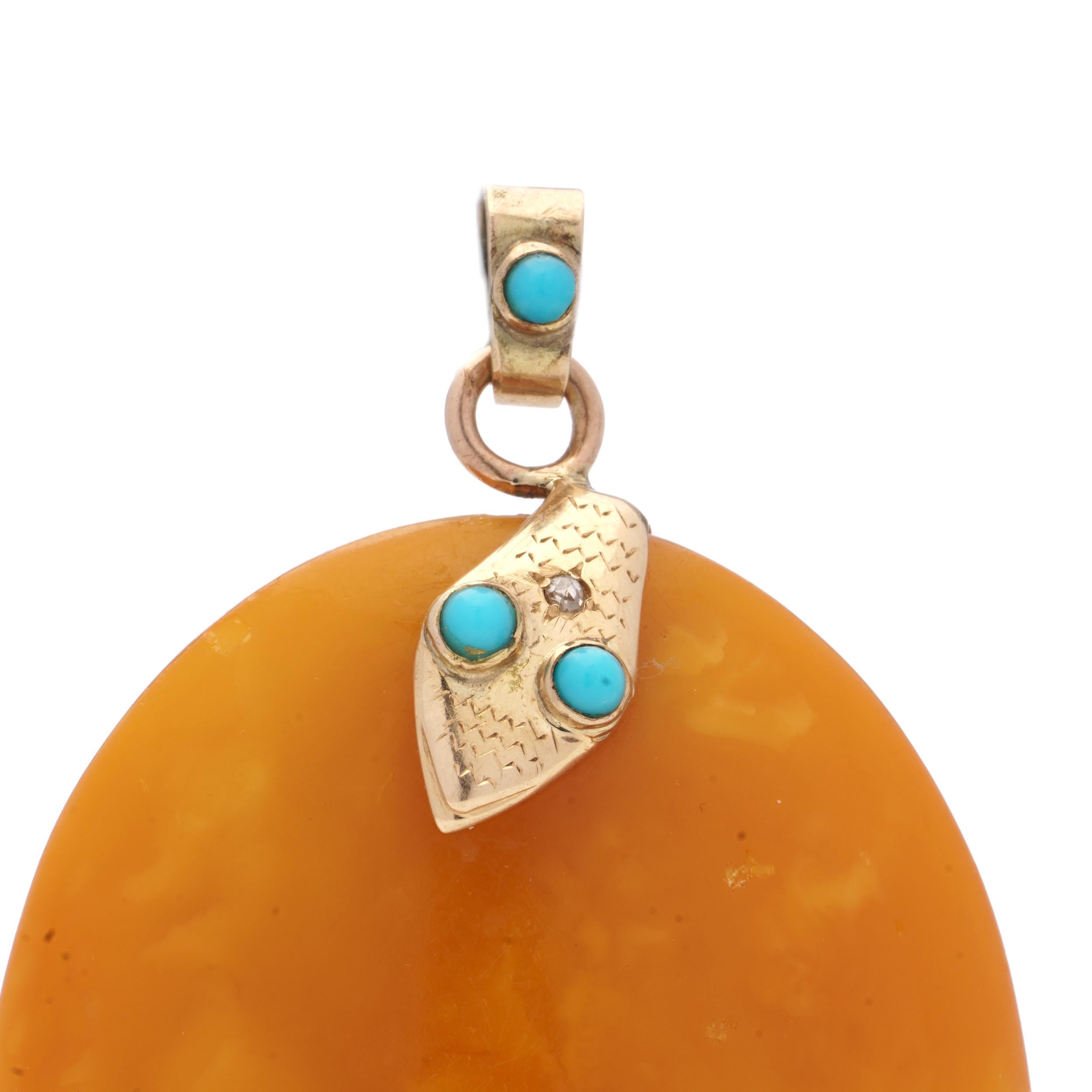 Rose Cut Vintage Amber pendant with 9kt. rose gold mount in the shape of a serpent's head For Sale