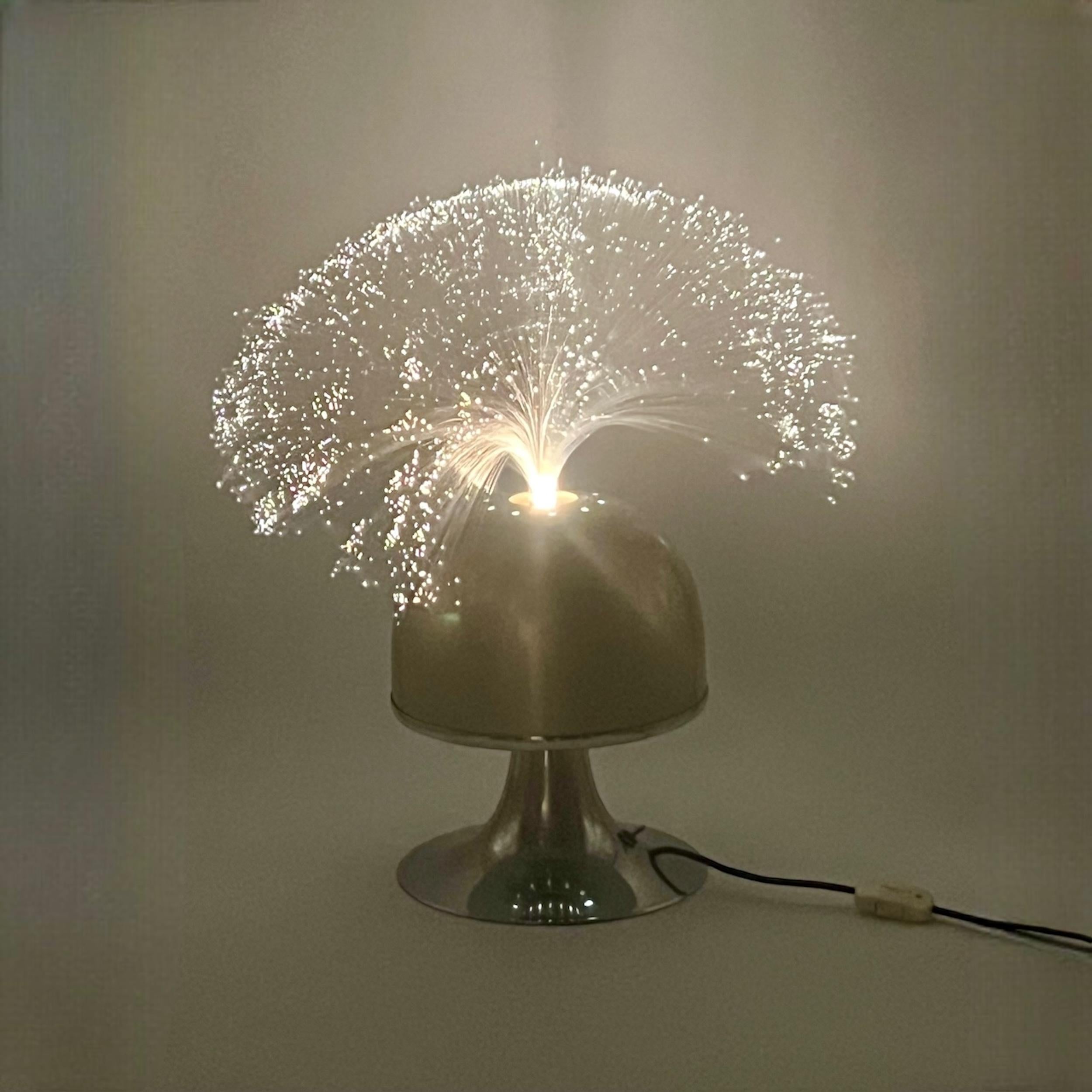 Vintage Ambiente Lampe mit rotierender Farbscheibe Pilz Dome Tulip Basis, 1960er Jahre (Mitte des 20. Jahrhunderts) im Angebot